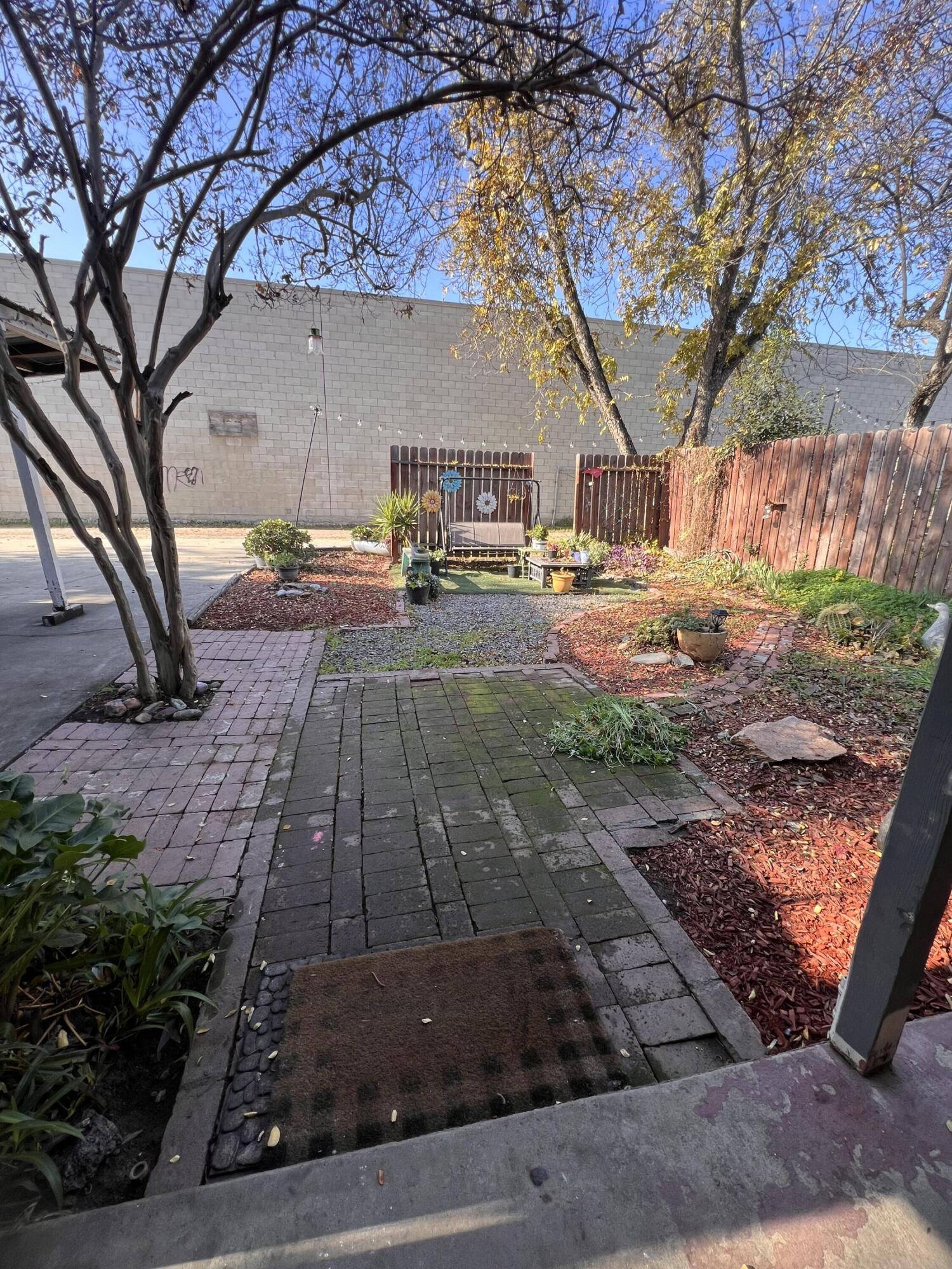 1736 E Mineral King Ave, Visalia, CA 93292