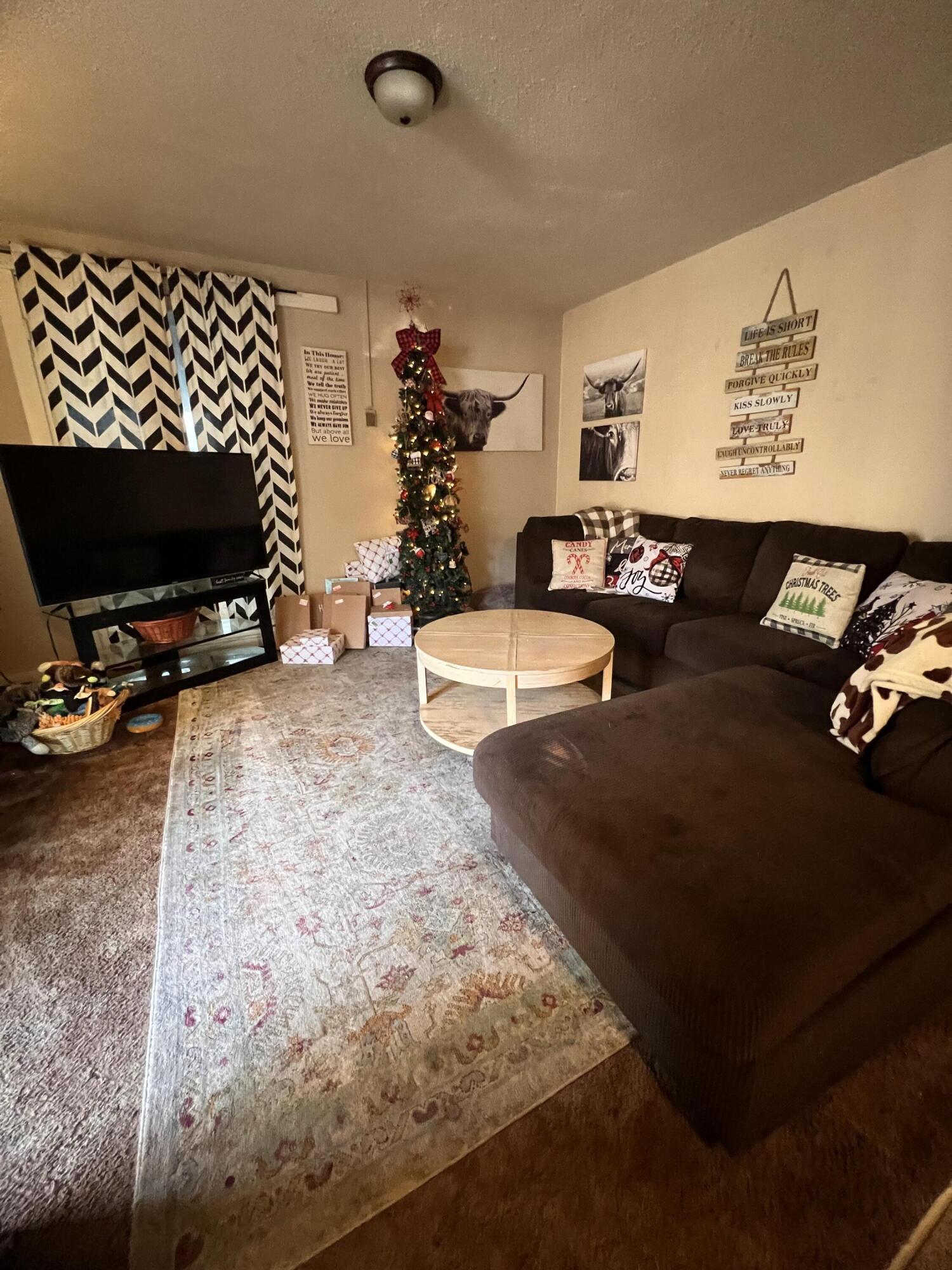 1736 E Mineral King Ave, Visalia, CA 93292