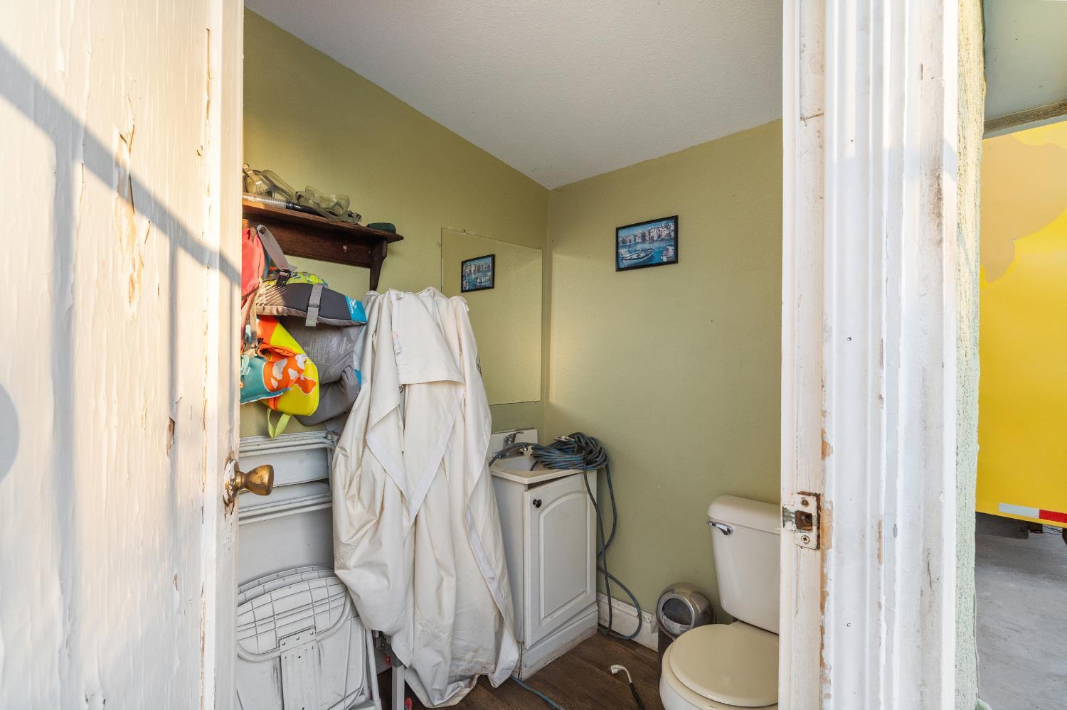 505 W Lamona Ave, Fresno, CA 93728