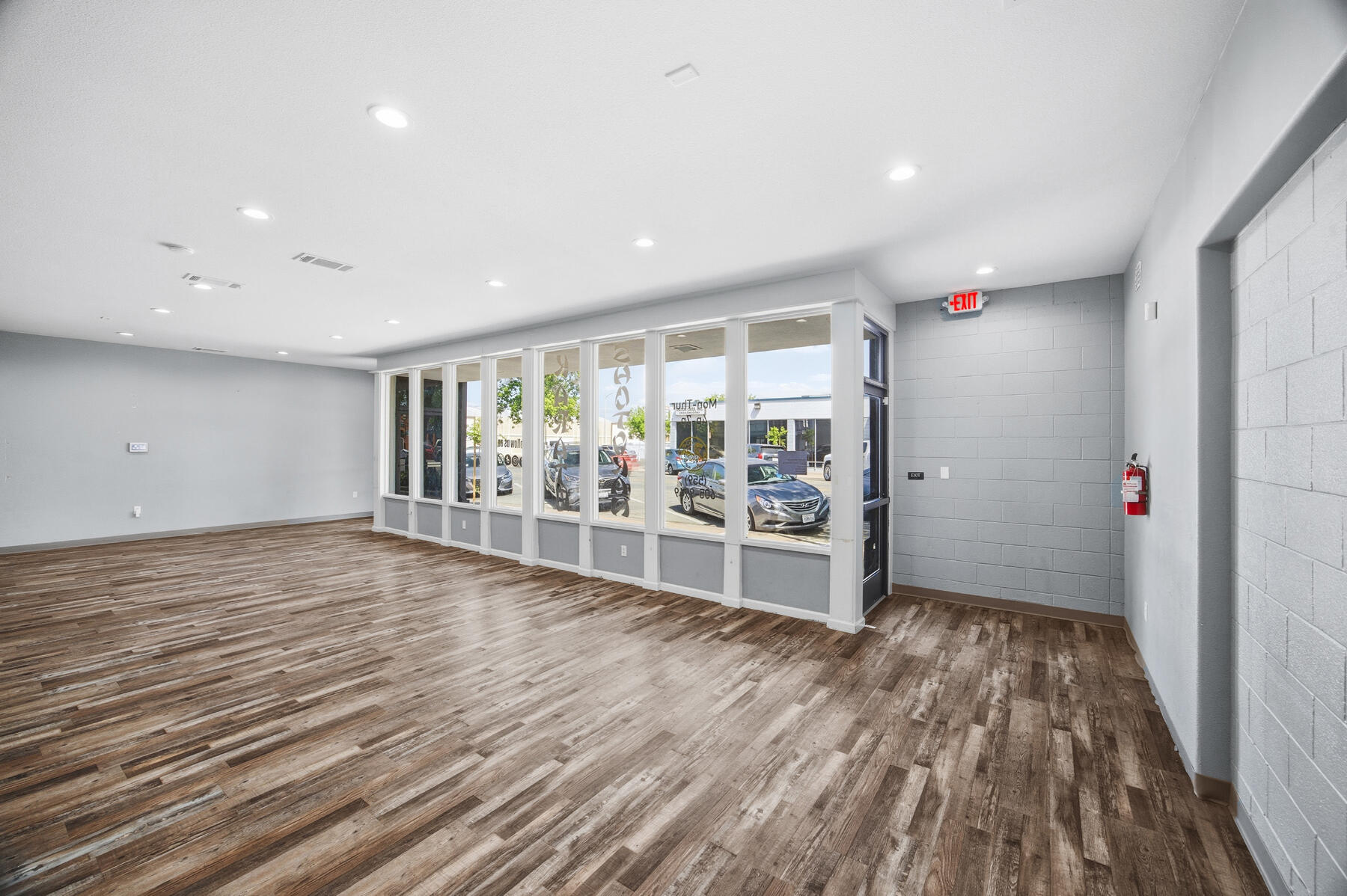 145 N K St, Tulare, CA 93274