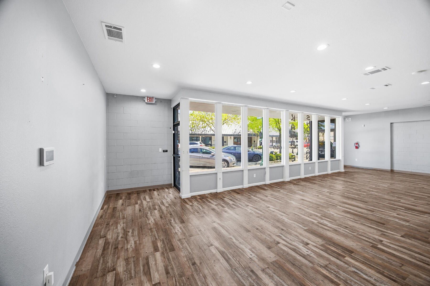 145 N K St, Tulare, CA 93274