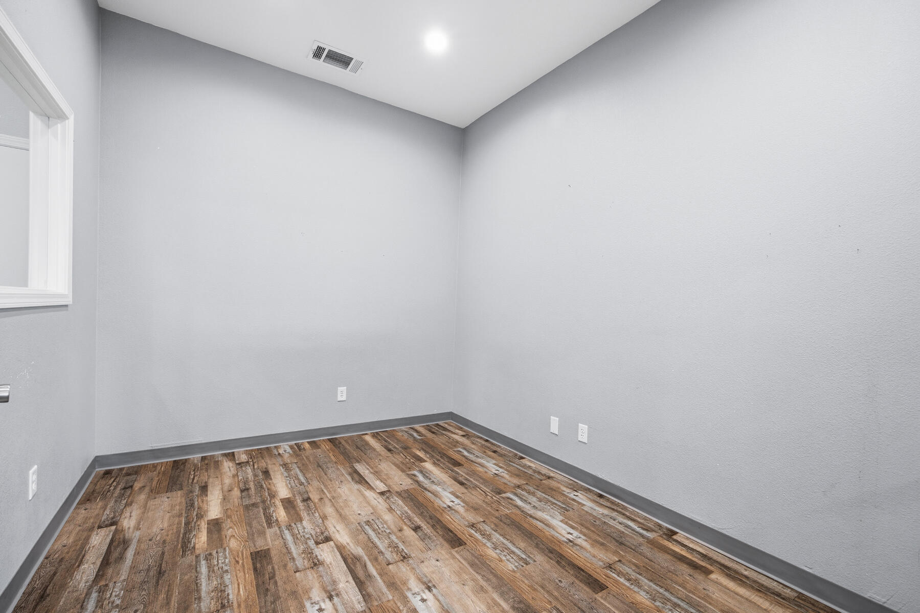 145 N K St, Tulare, CA 93274