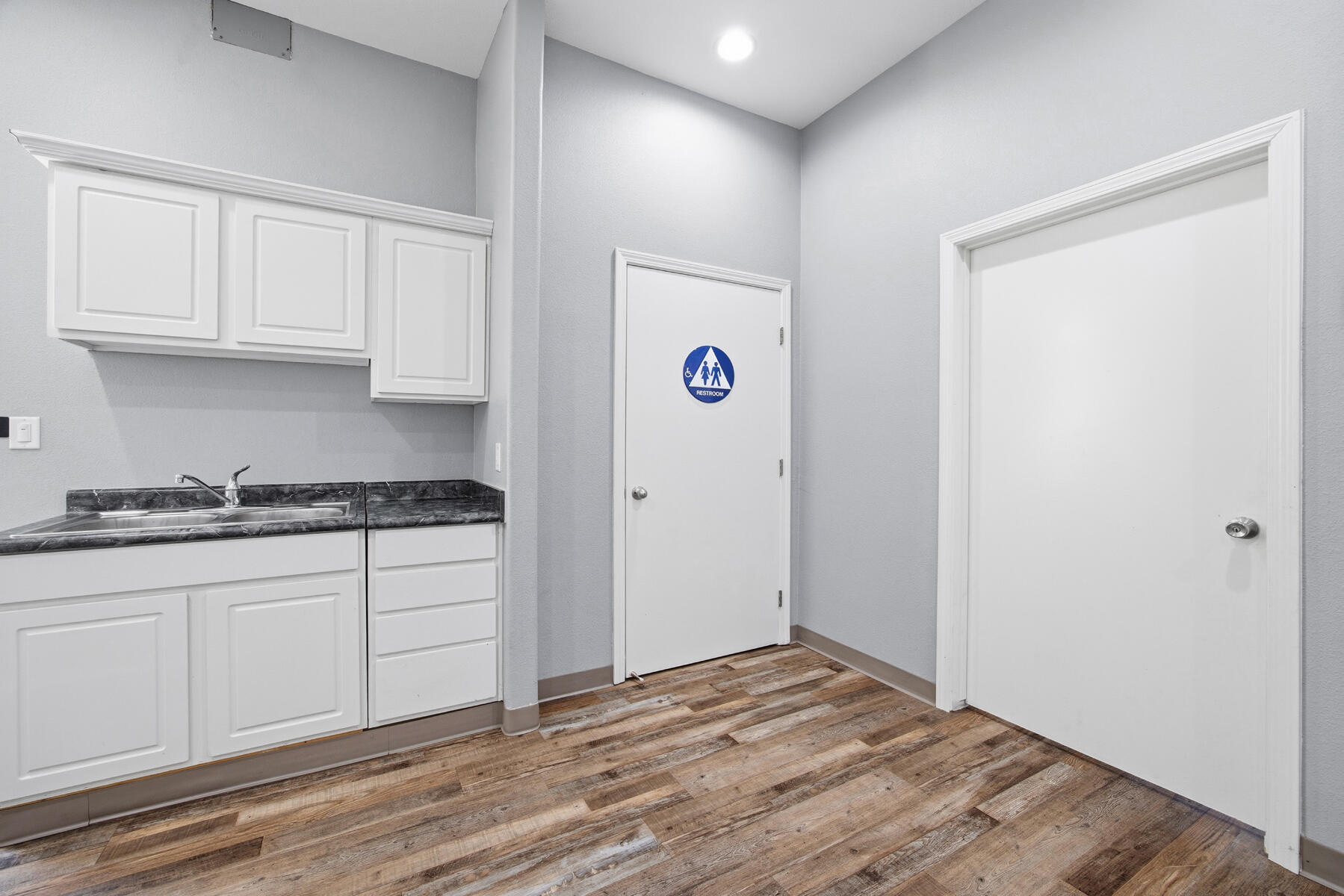 145 N K St, Tulare, CA 93274