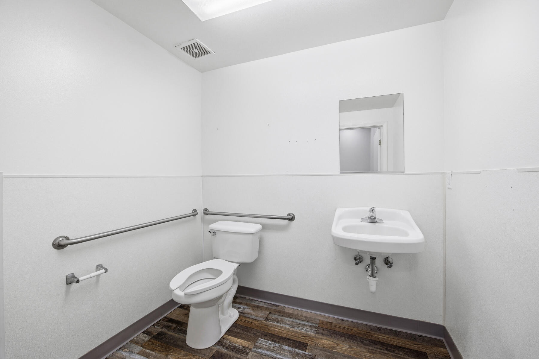 145 N K St, Tulare, CA 93274