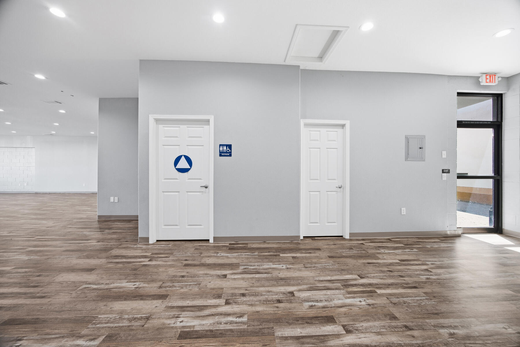 145 N K St, Tulare, CA 93274