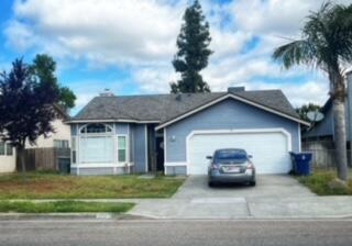 432 Old Town Dr, Tulare, CA 93274