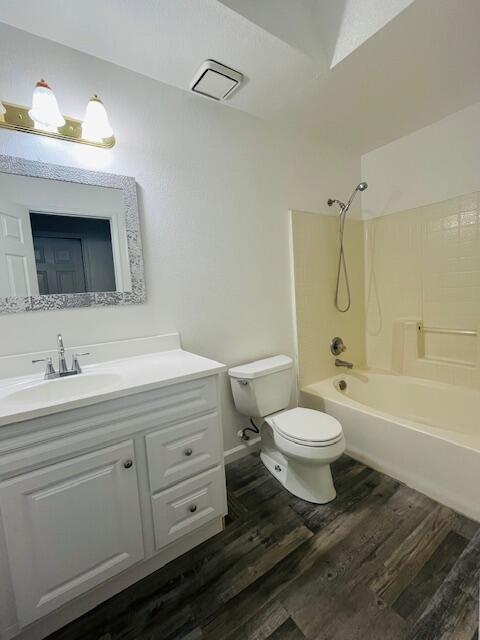 432 Old Town Dr, Tulare, CA 93274