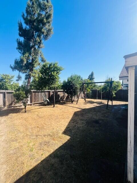 432 Old Town Dr, Tulare, CA 93274