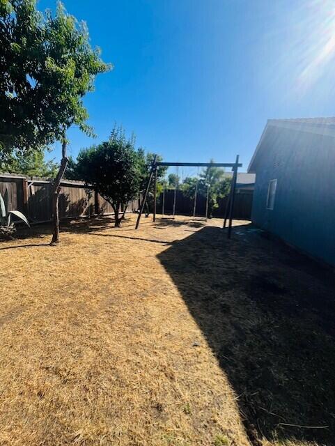 432 Old Town Dr, Tulare, CA 93274