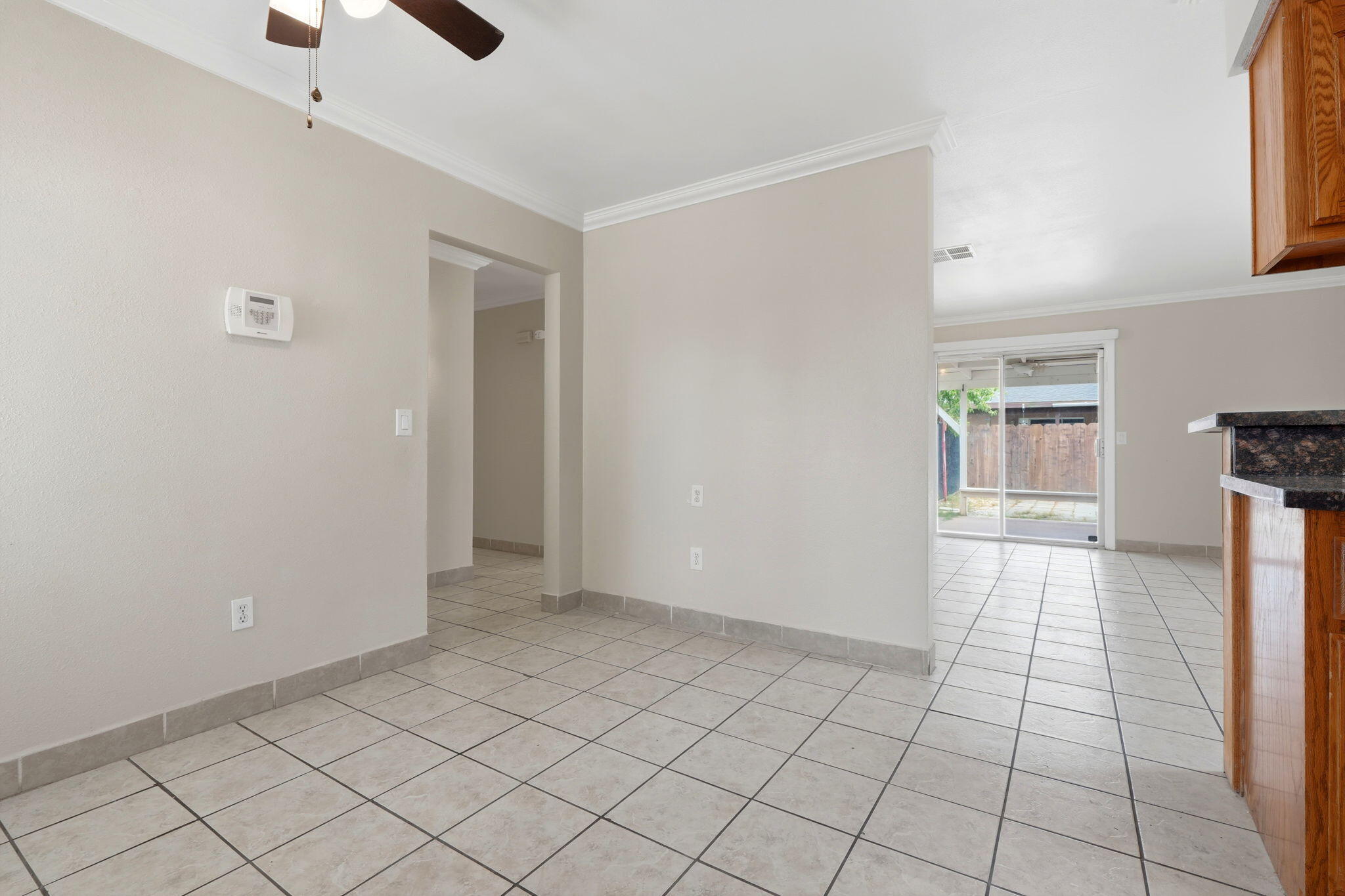 1911 N Giddings, Visalia, CA 93291