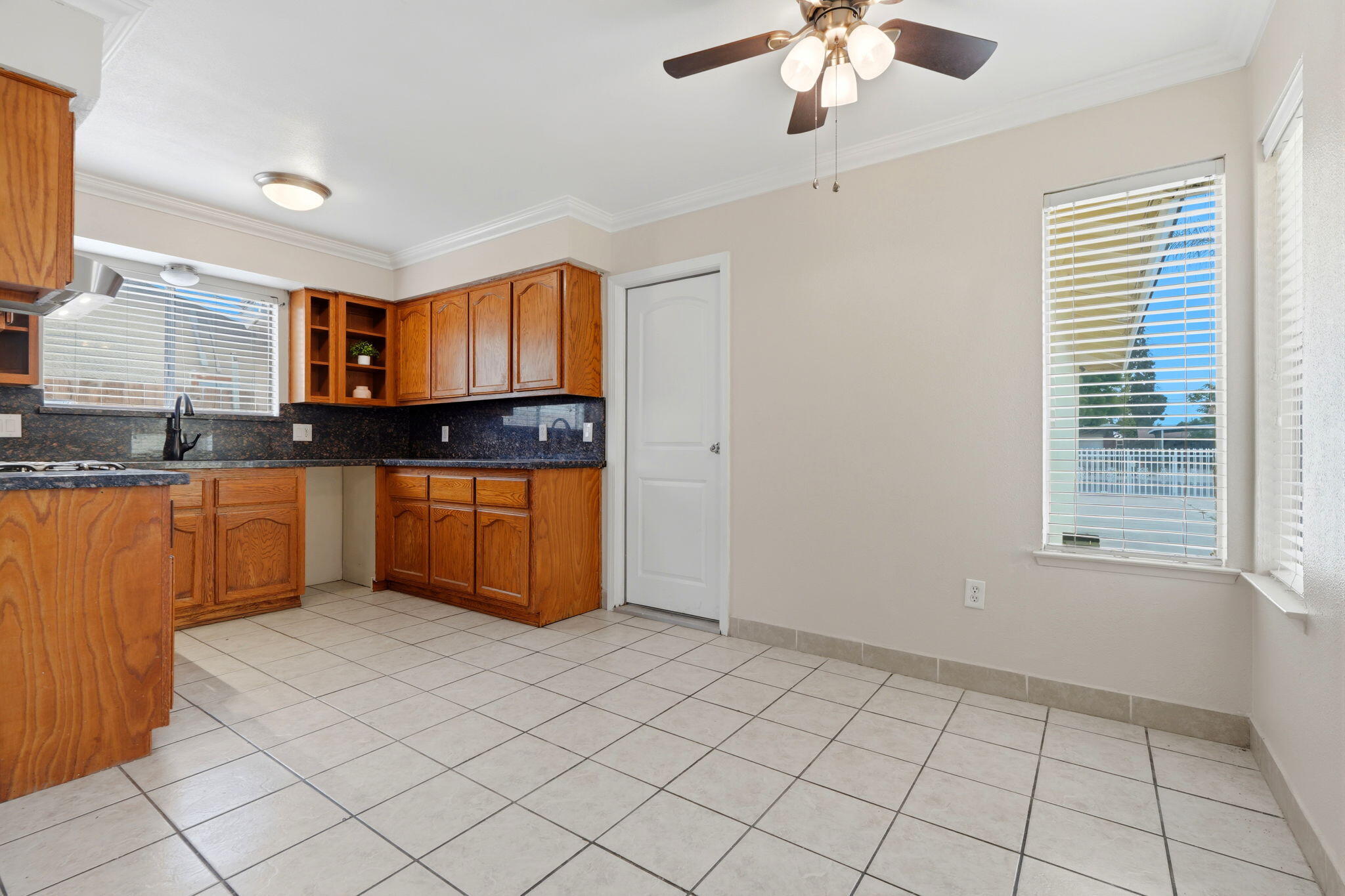 1911 N Giddings, Visalia, CA 93291