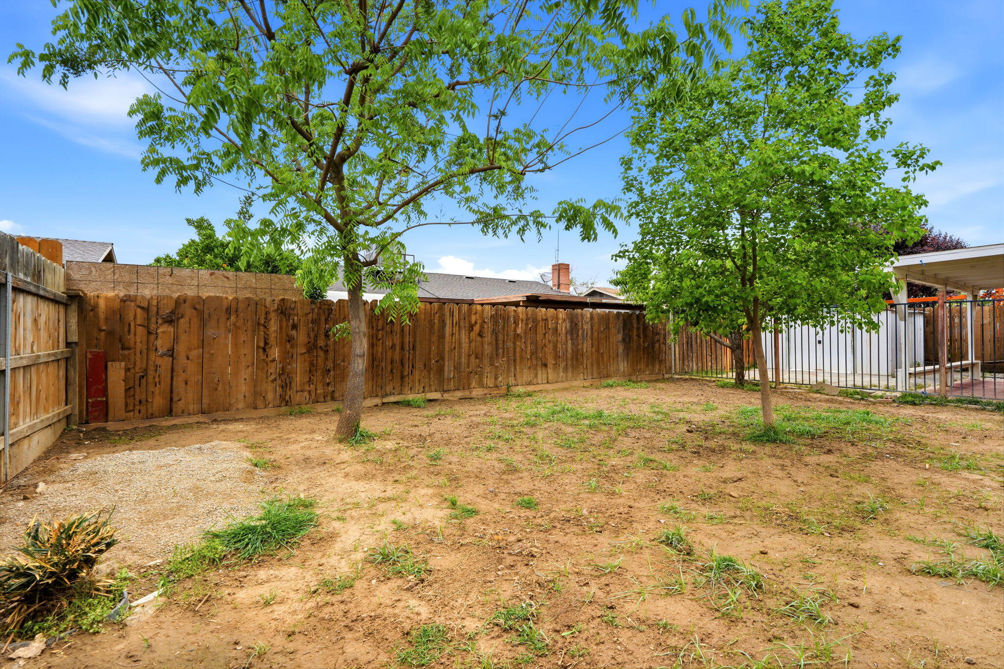 1911 N Giddings, Visalia, CA 93291