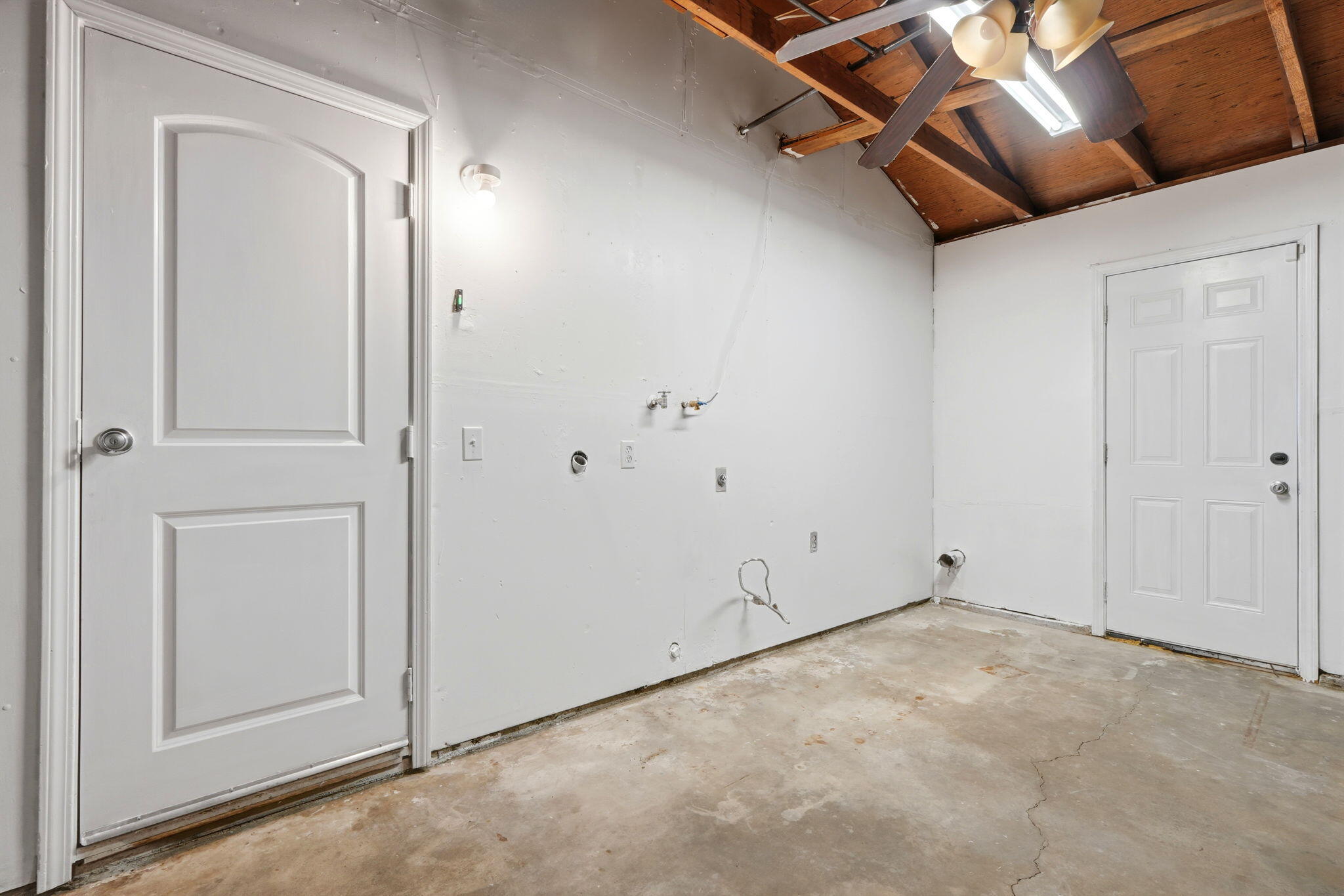 1911 N Giddings, Visalia, CA 93291