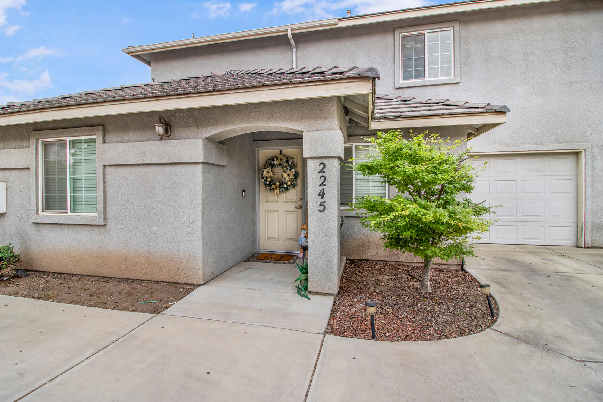 2241 W Lark Ave, Visalia, CA 93291