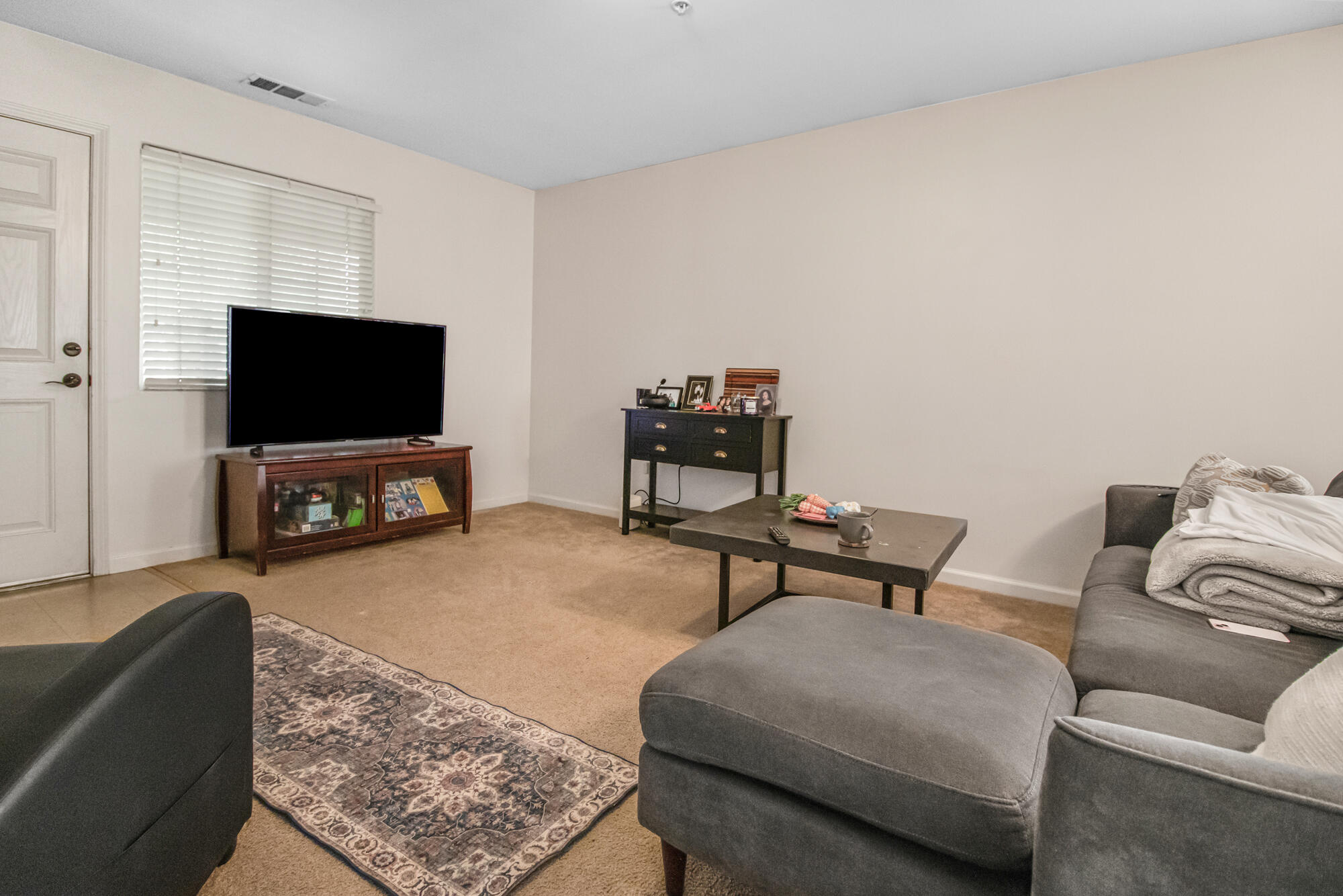 2241 W Lark Ave, Visalia, CA 93291