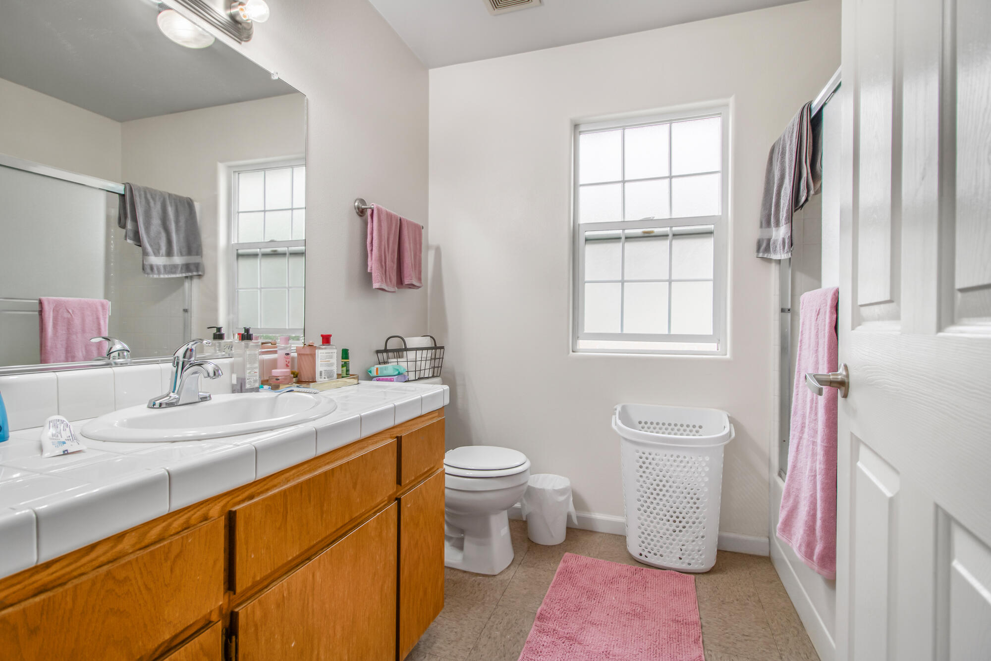 2241 W Lark Ave, Visalia, CA 93291