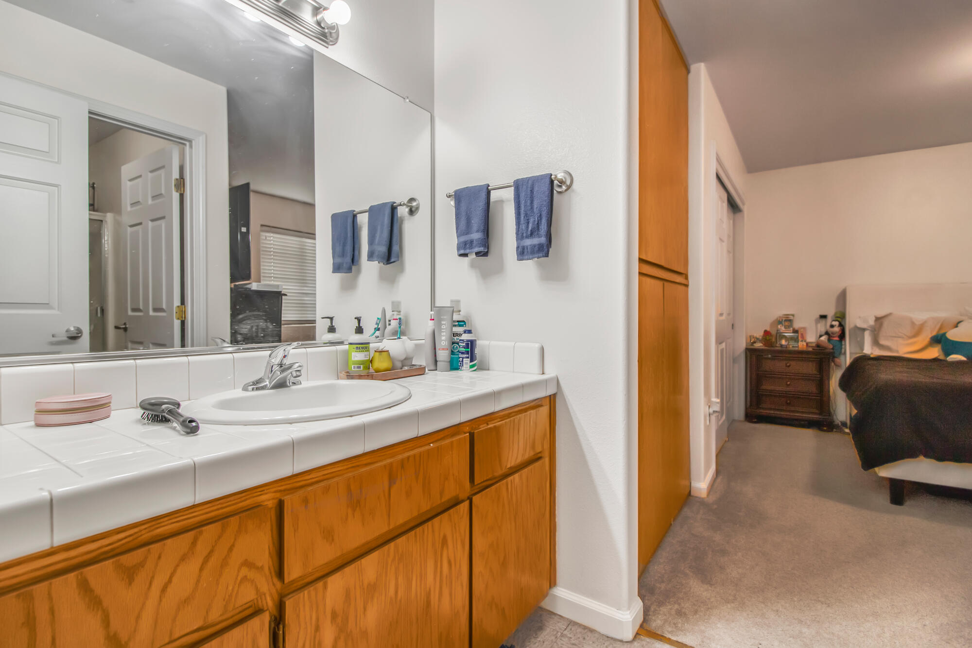 2241 W Lark Ave, Visalia, CA 93291