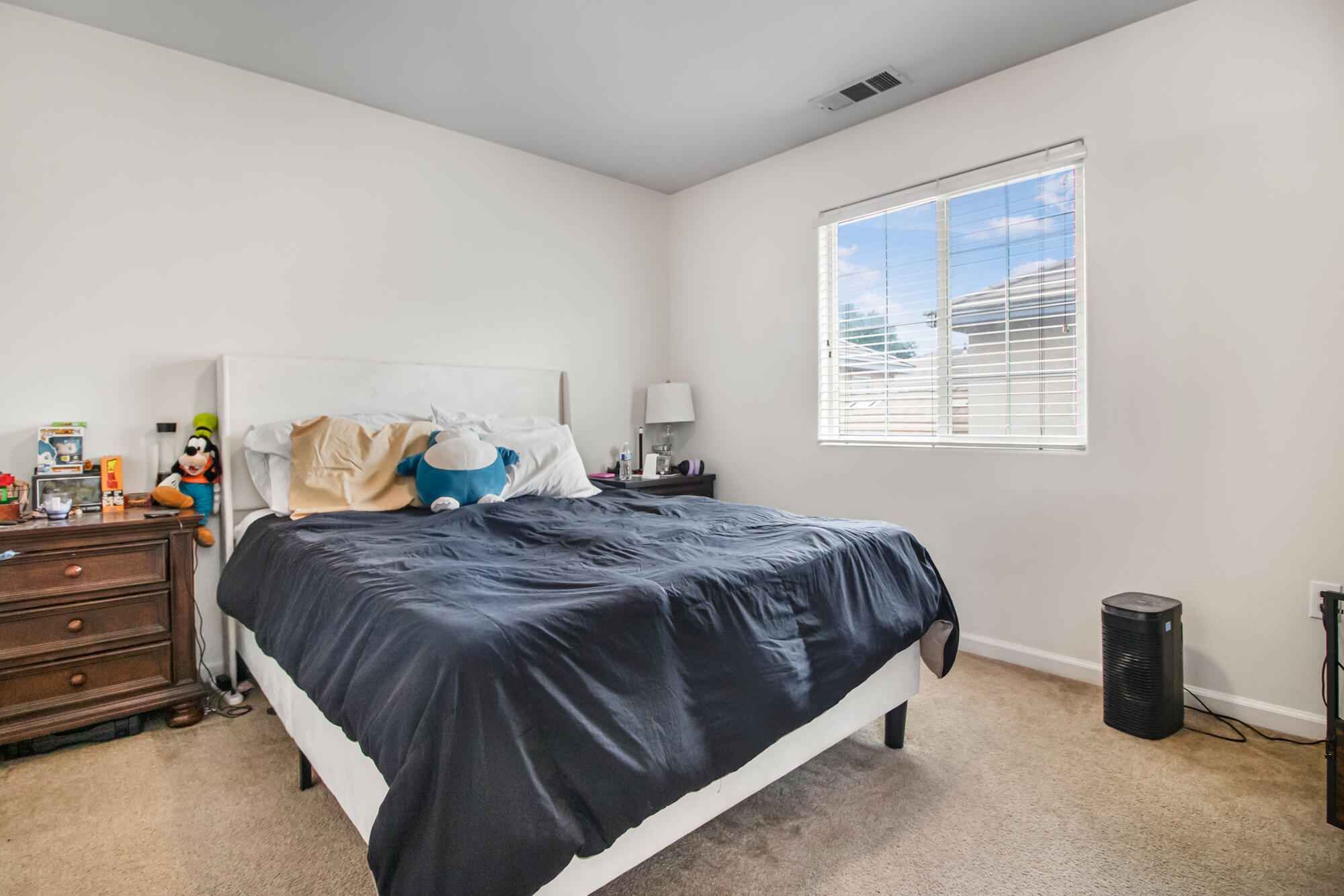 2241 W Lark Ave, Visalia, CA 93291