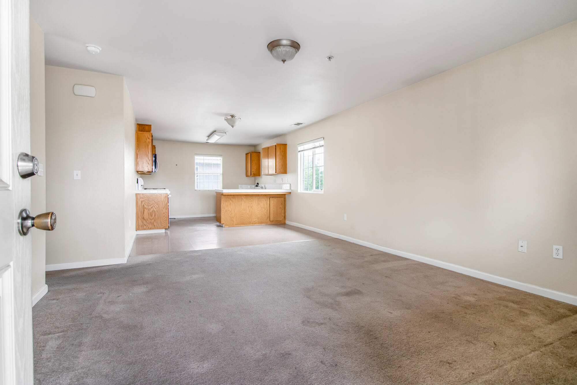 2241 W Lark Ave, Visalia, CA 93291