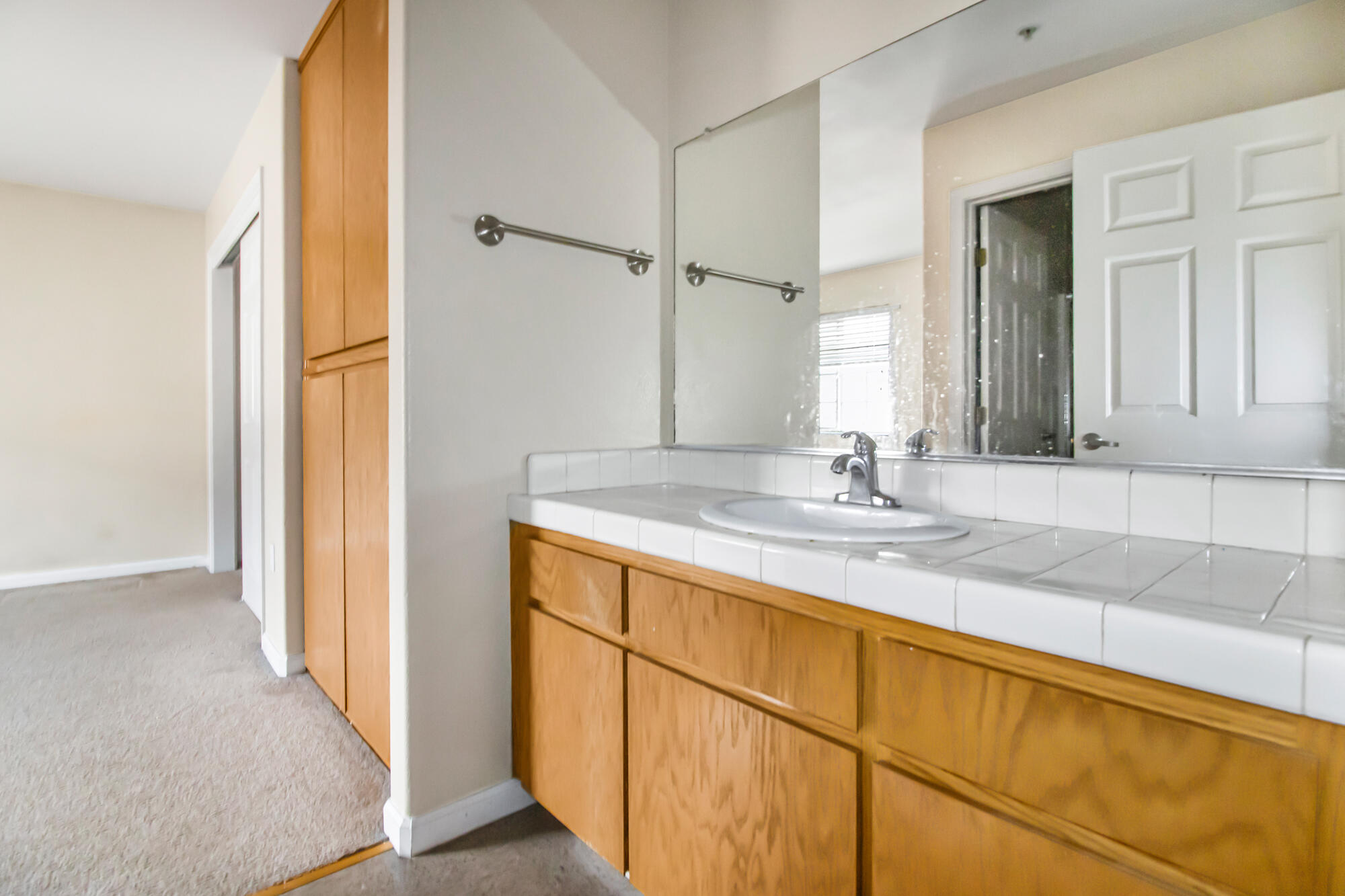 2241 W Lark Ave, Visalia, CA 93291