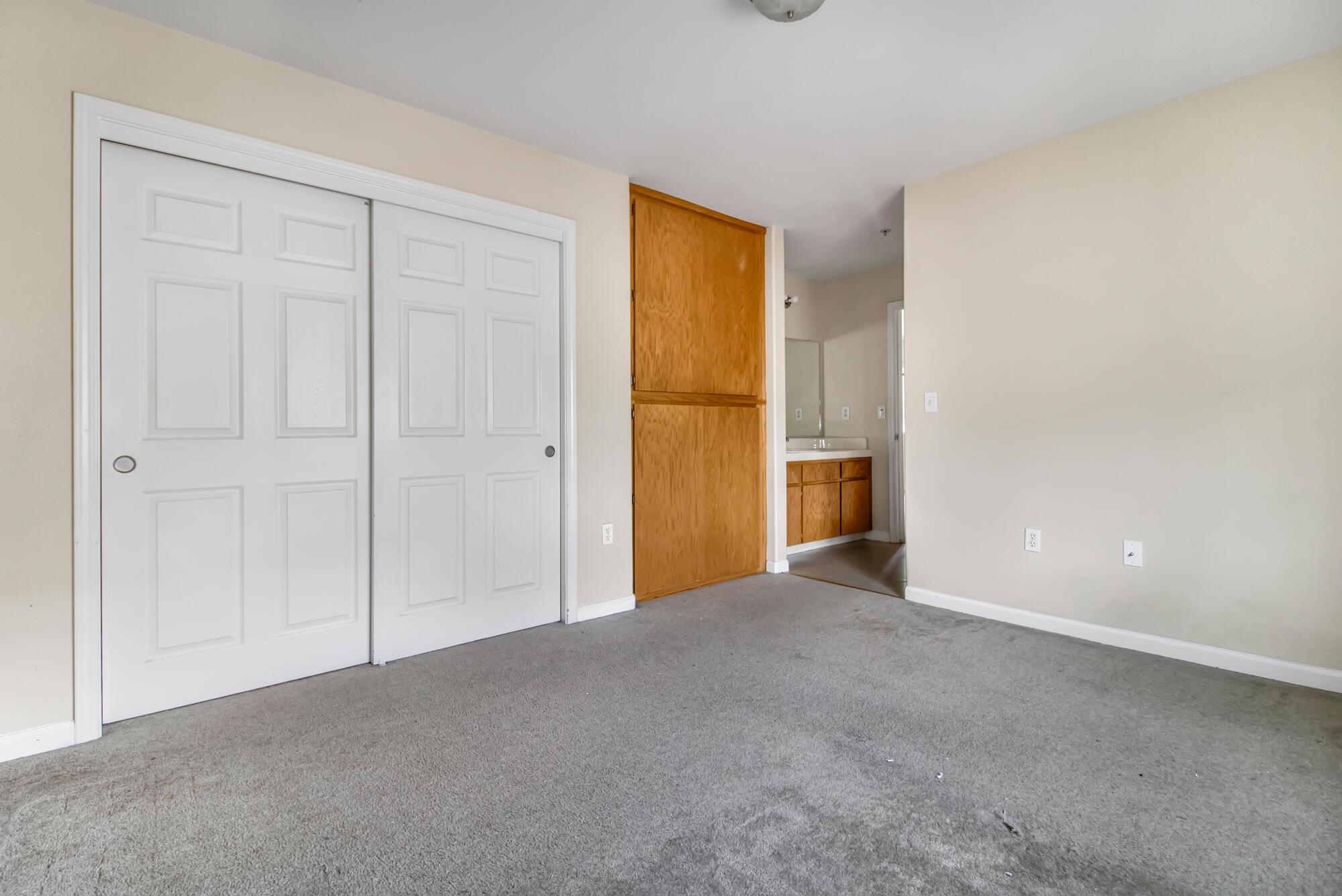 2241 W Lark Ave, Visalia, CA 93291