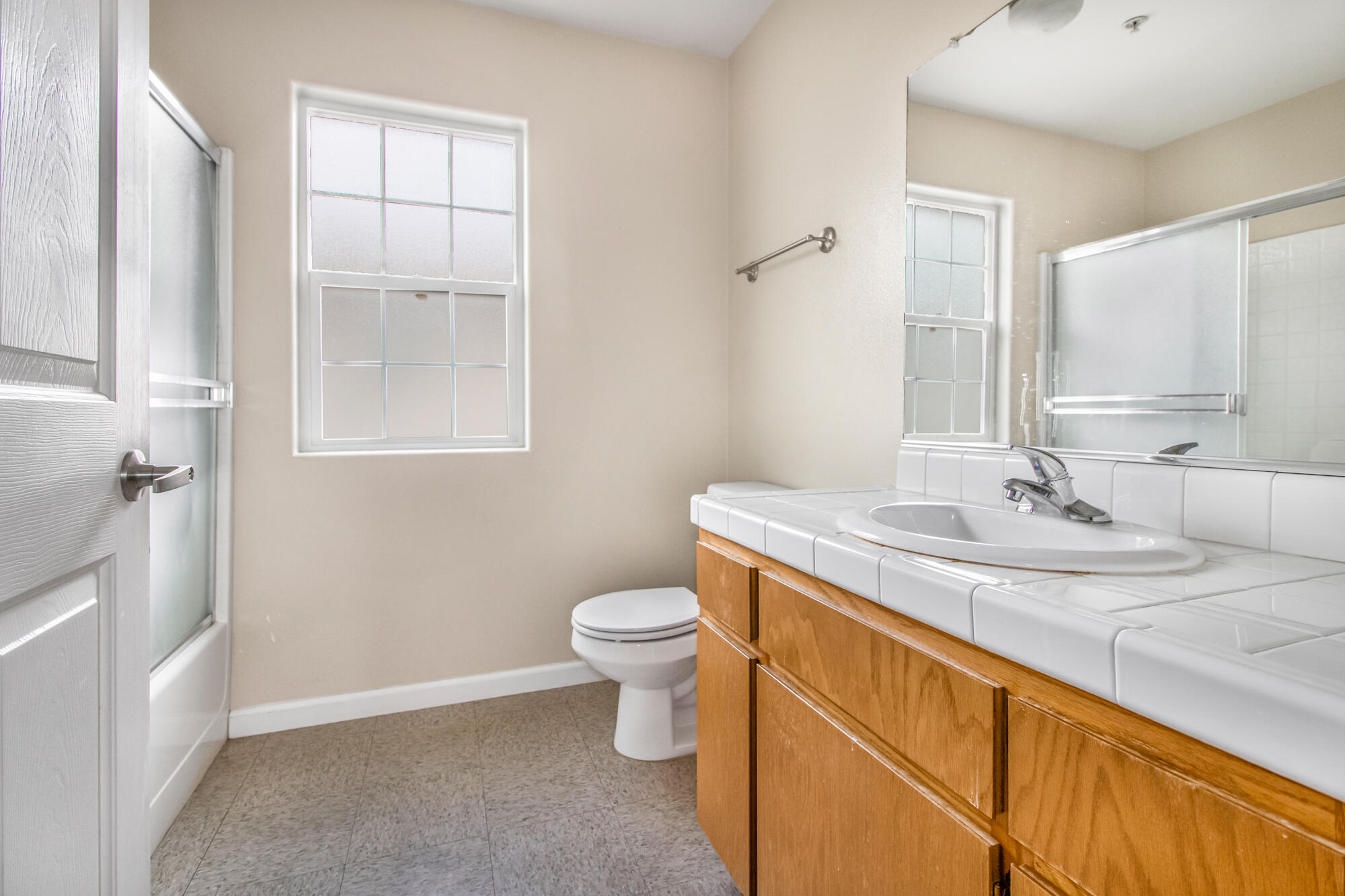 2241 W Lark Ave, Visalia, CA 93291