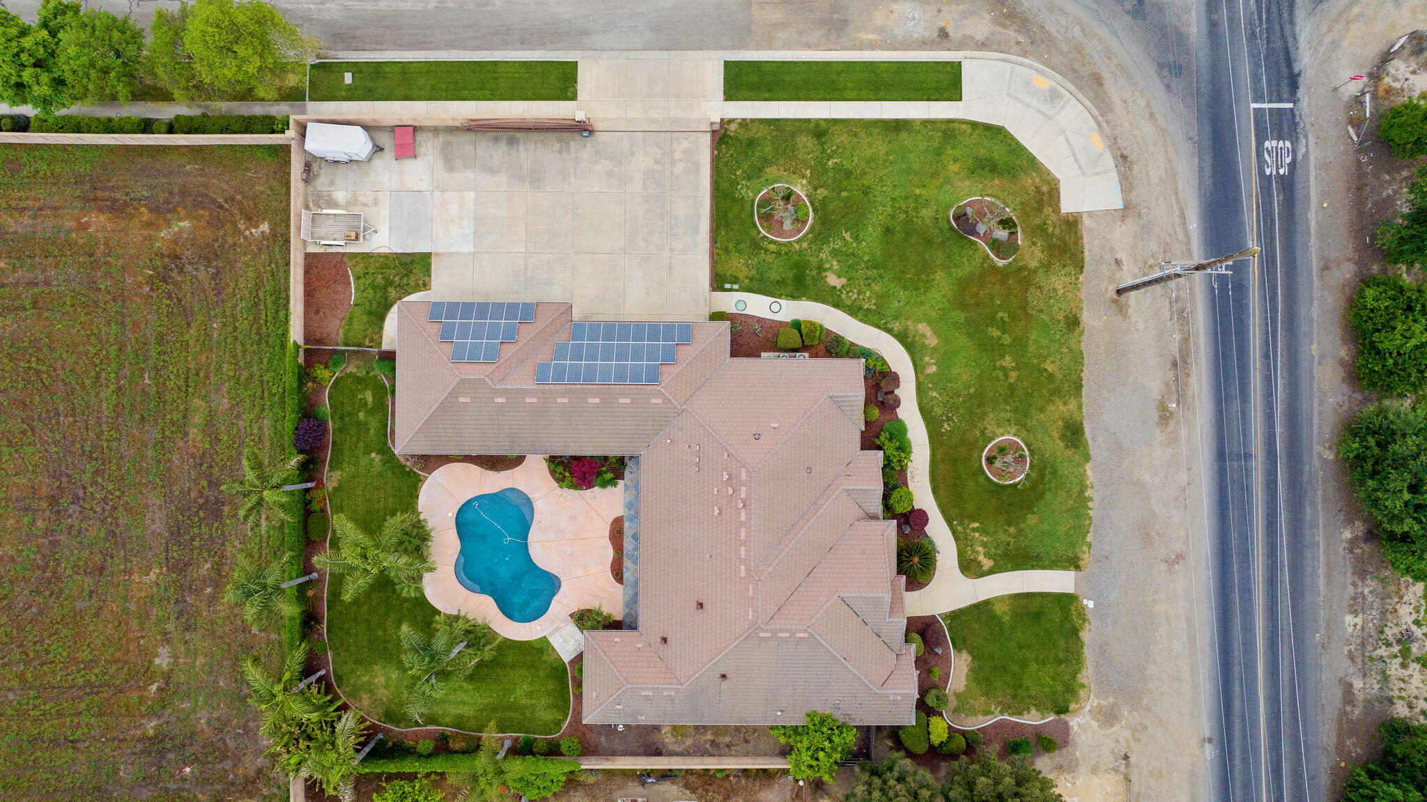 1928 S Shirk Rd, Visalia, CA 93277