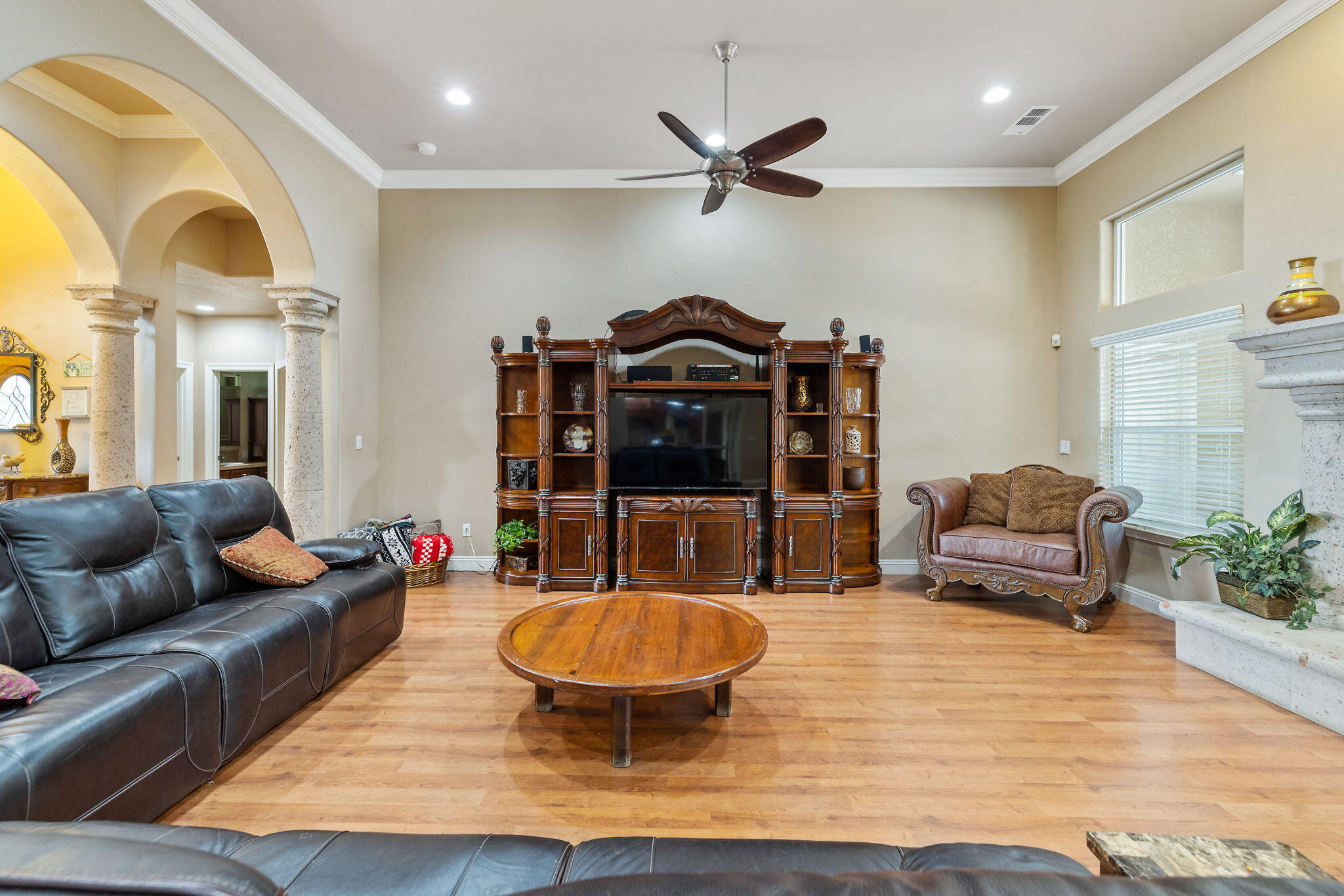 1928 S Shirk Rd, Visalia, CA 93277