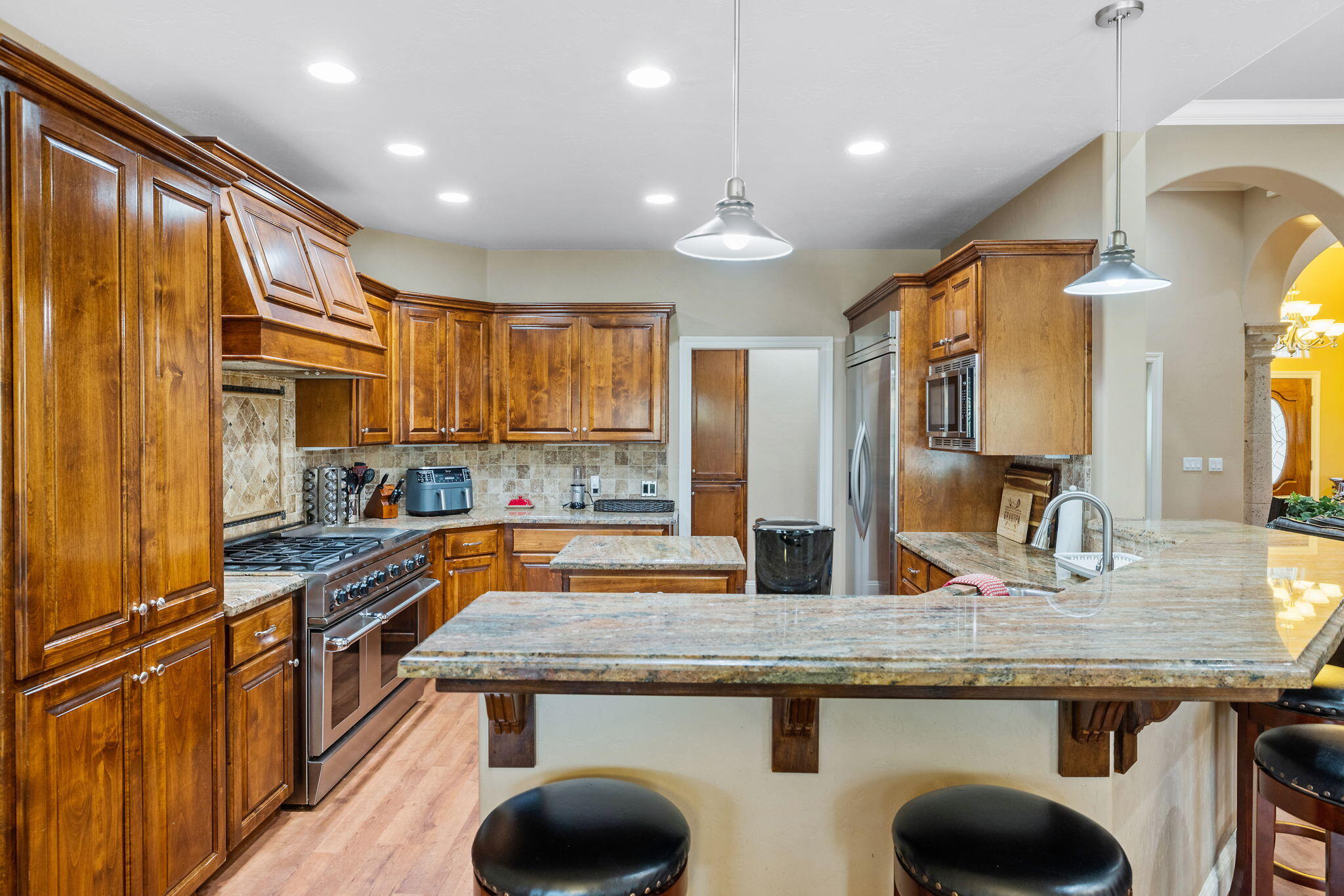 1928 S Shirk Rd, Visalia, CA 93277