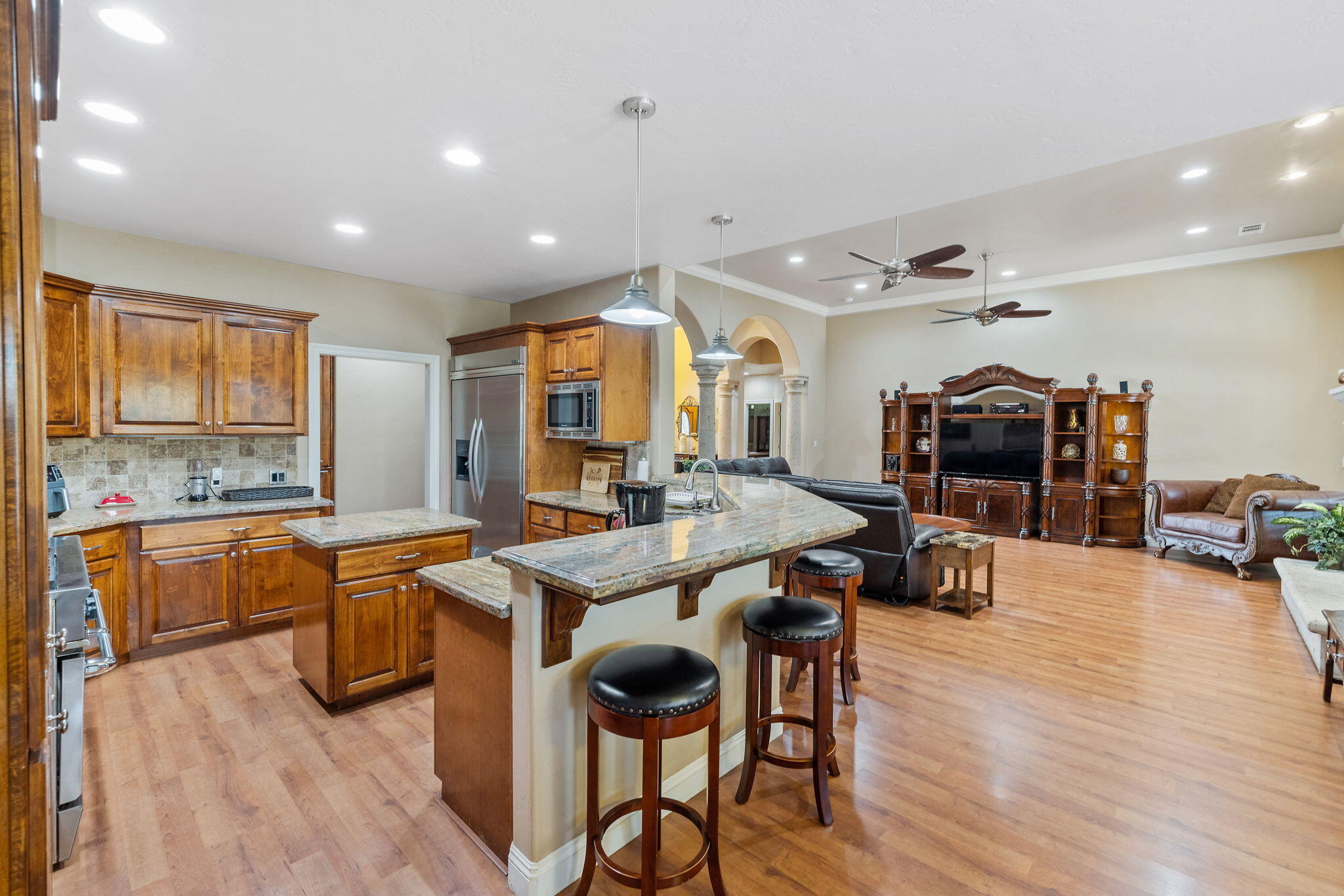 1928 S Shirk Rd, Visalia, CA 93277