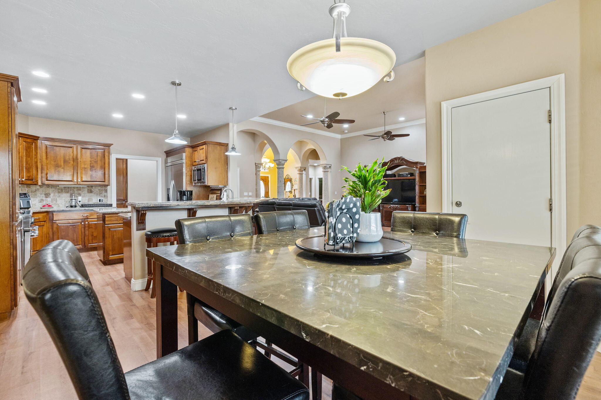 1928 S Shirk Rd, Visalia, CA 93277