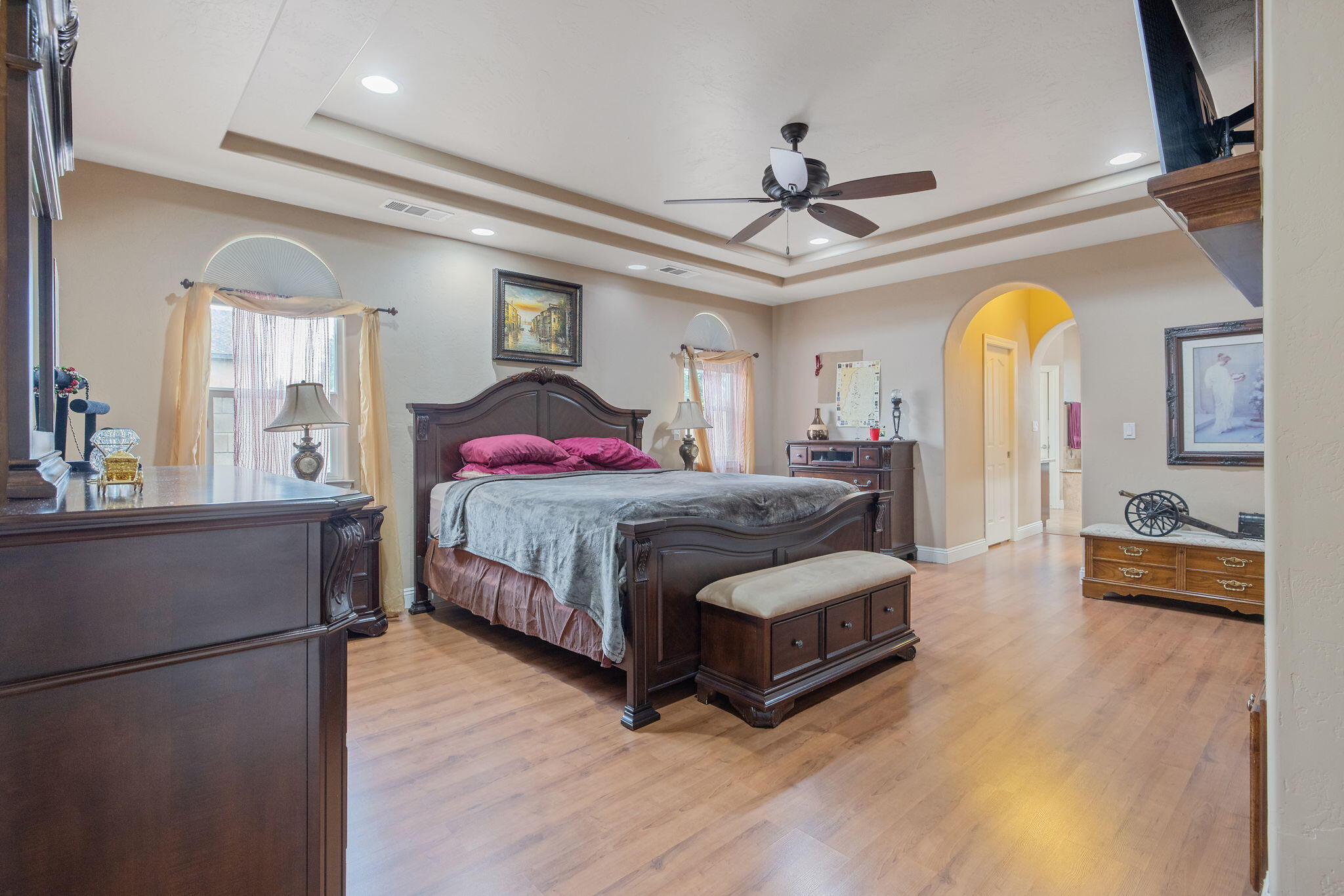 1928 S Shirk Rd, Visalia, CA 93277