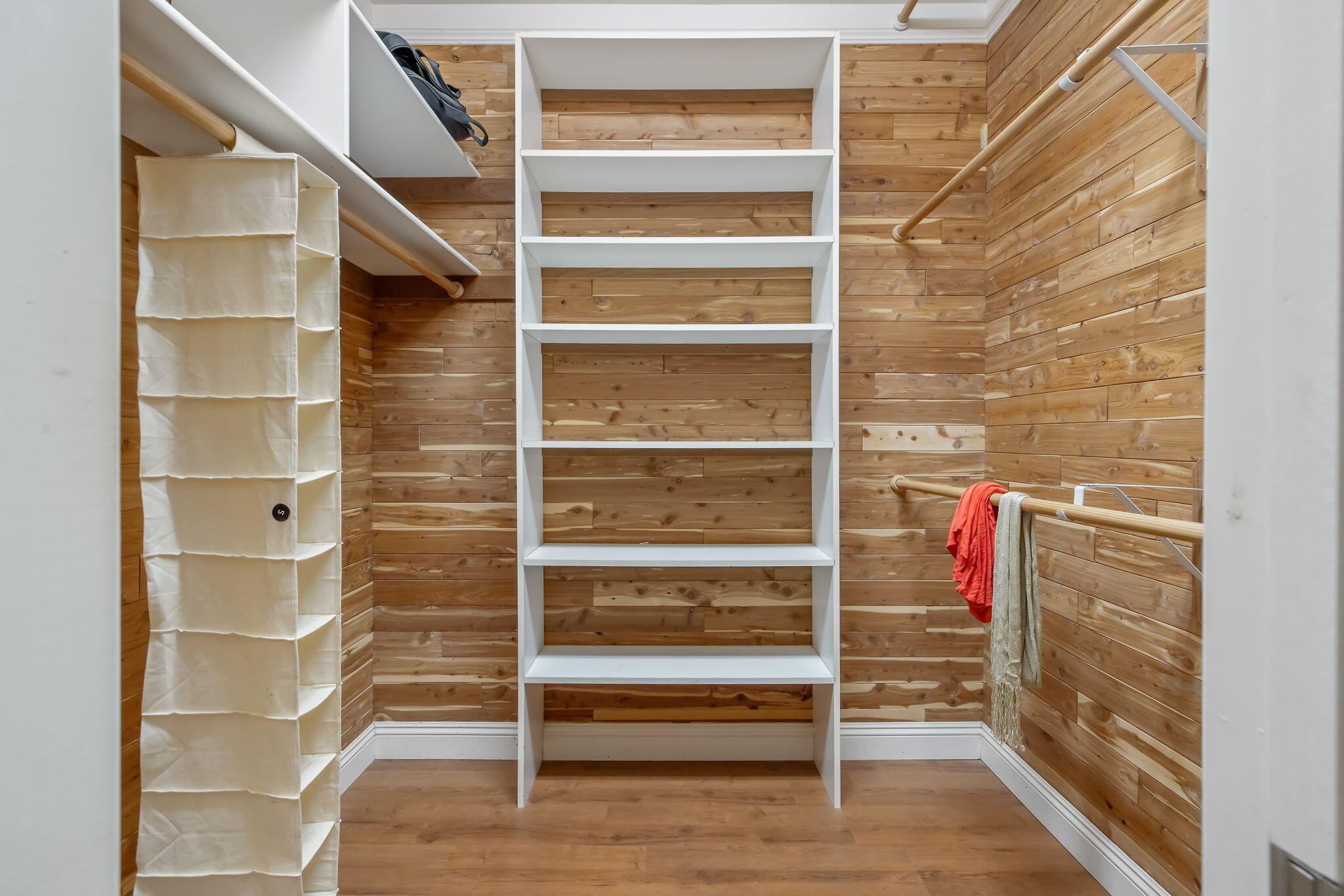 1928 S Shirk Rd, Visalia, CA 93277