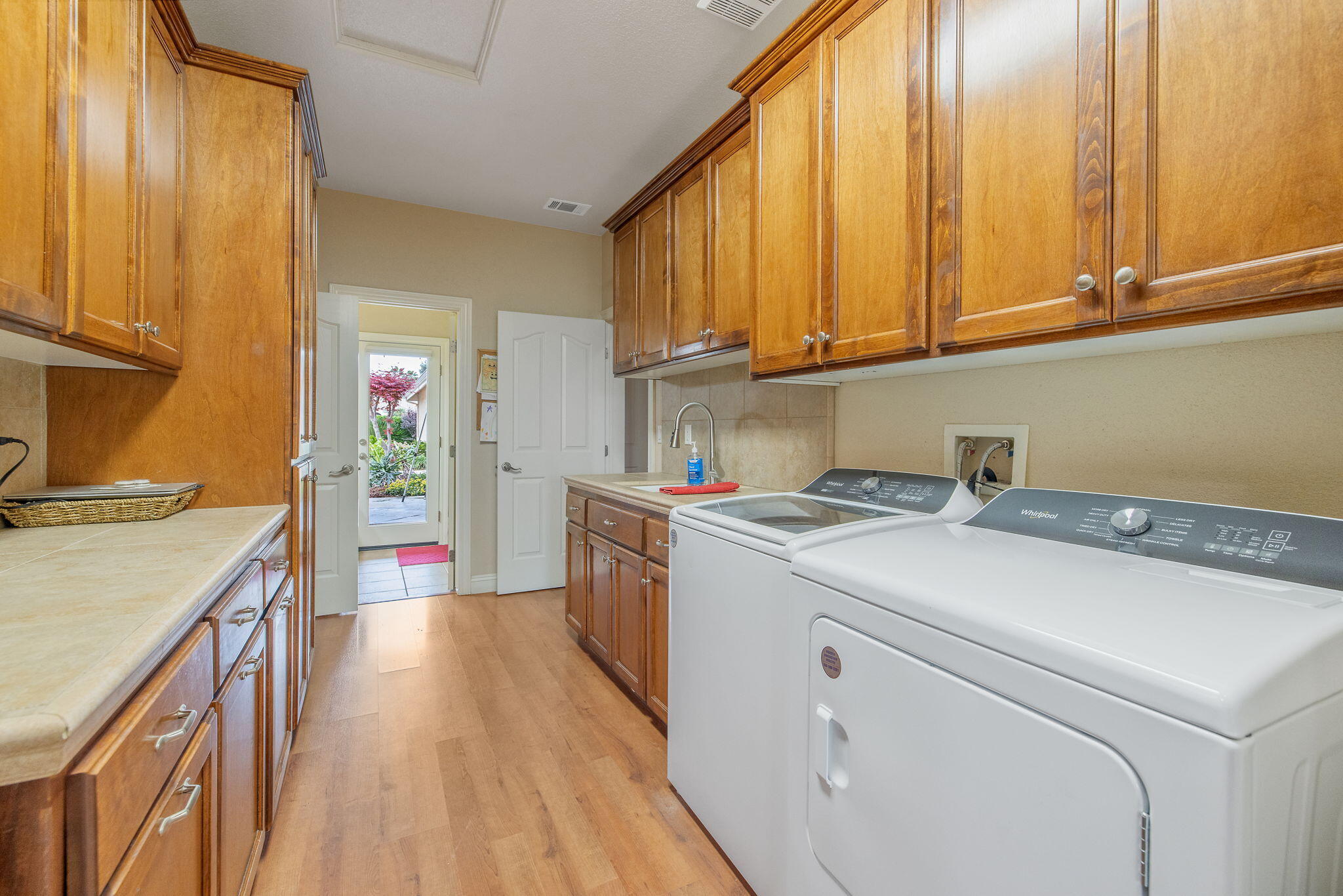 1928 S Shirk Rd, Visalia, CA 93277