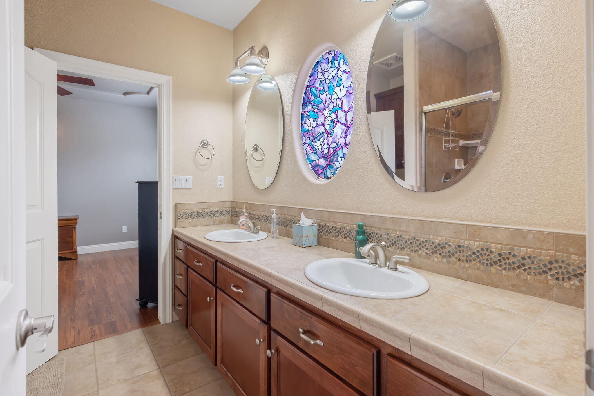 1928 S Shirk Rd, Visalia, CA 93277