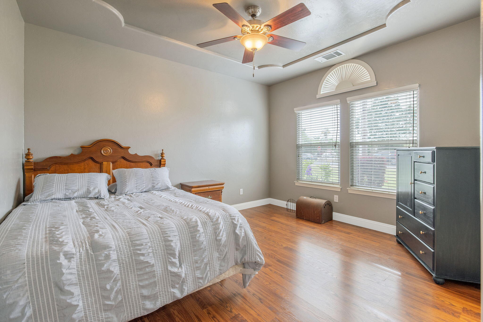 1928 S Shirk Rd, Visalia, CA 93277