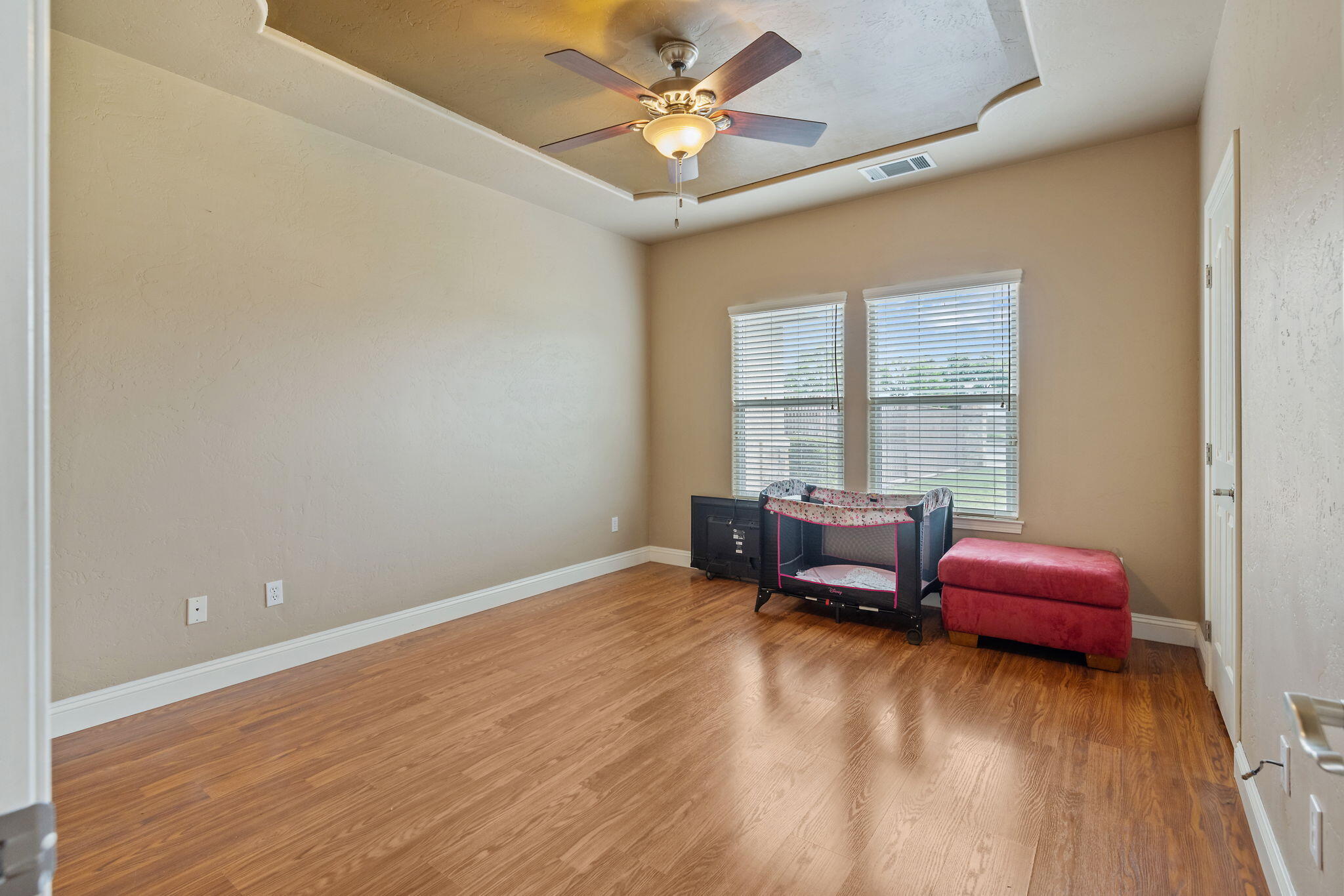 1928 S Shirk Rd, Visalia, CA 93277