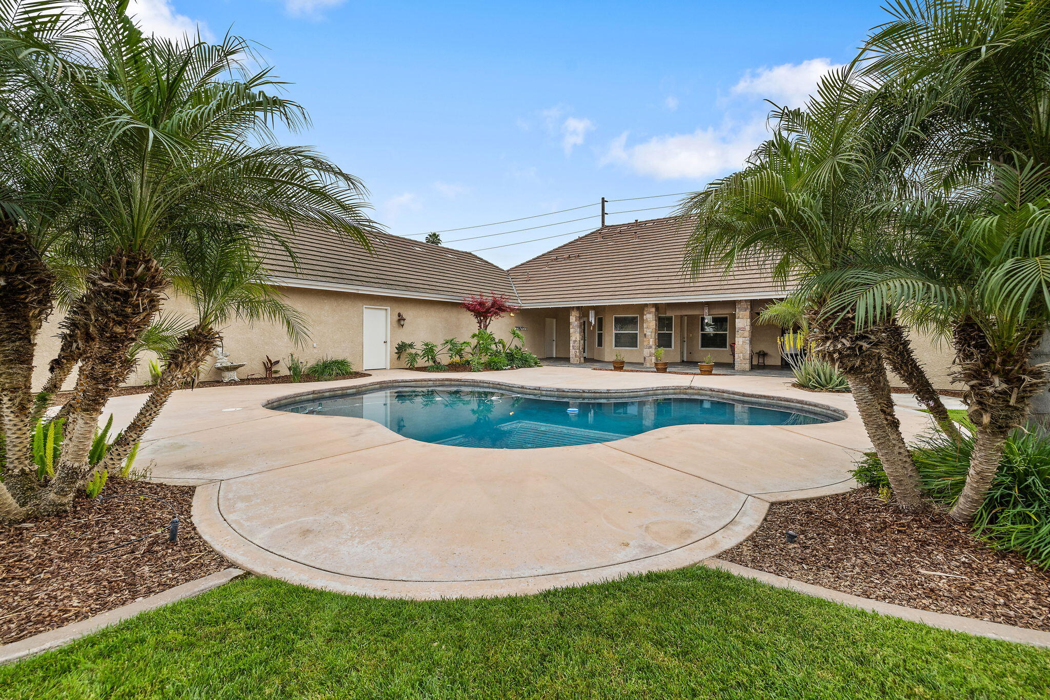 1928 S Shirk Rd, Visalia, CA 93277