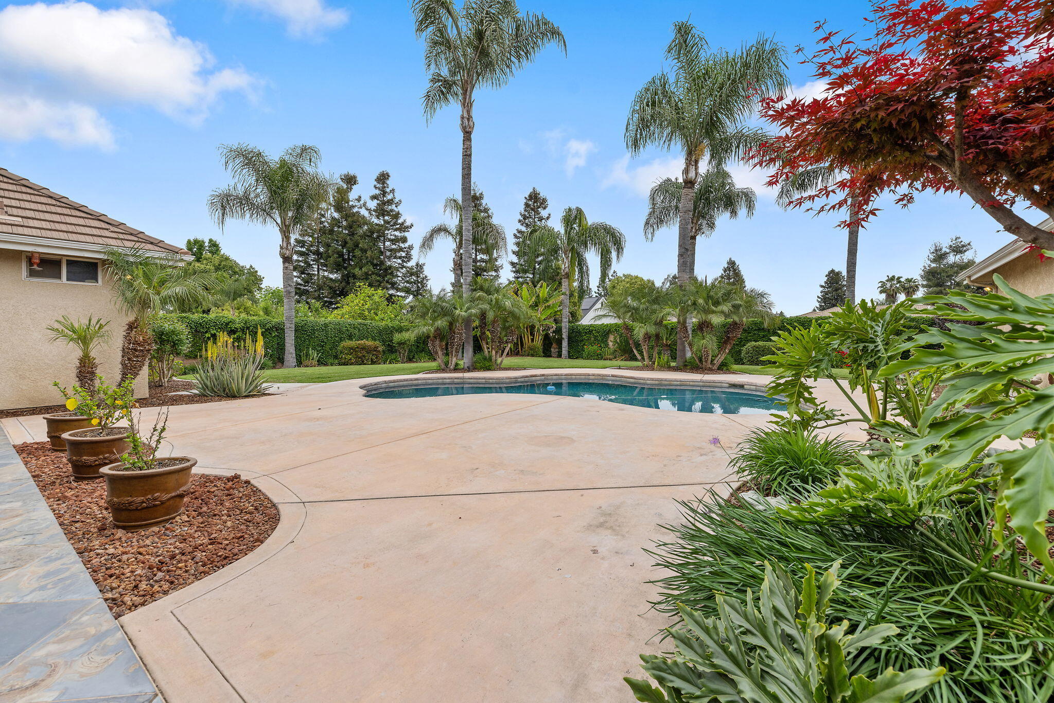 1928 S Shirk Rd, Visalia, CA 93277