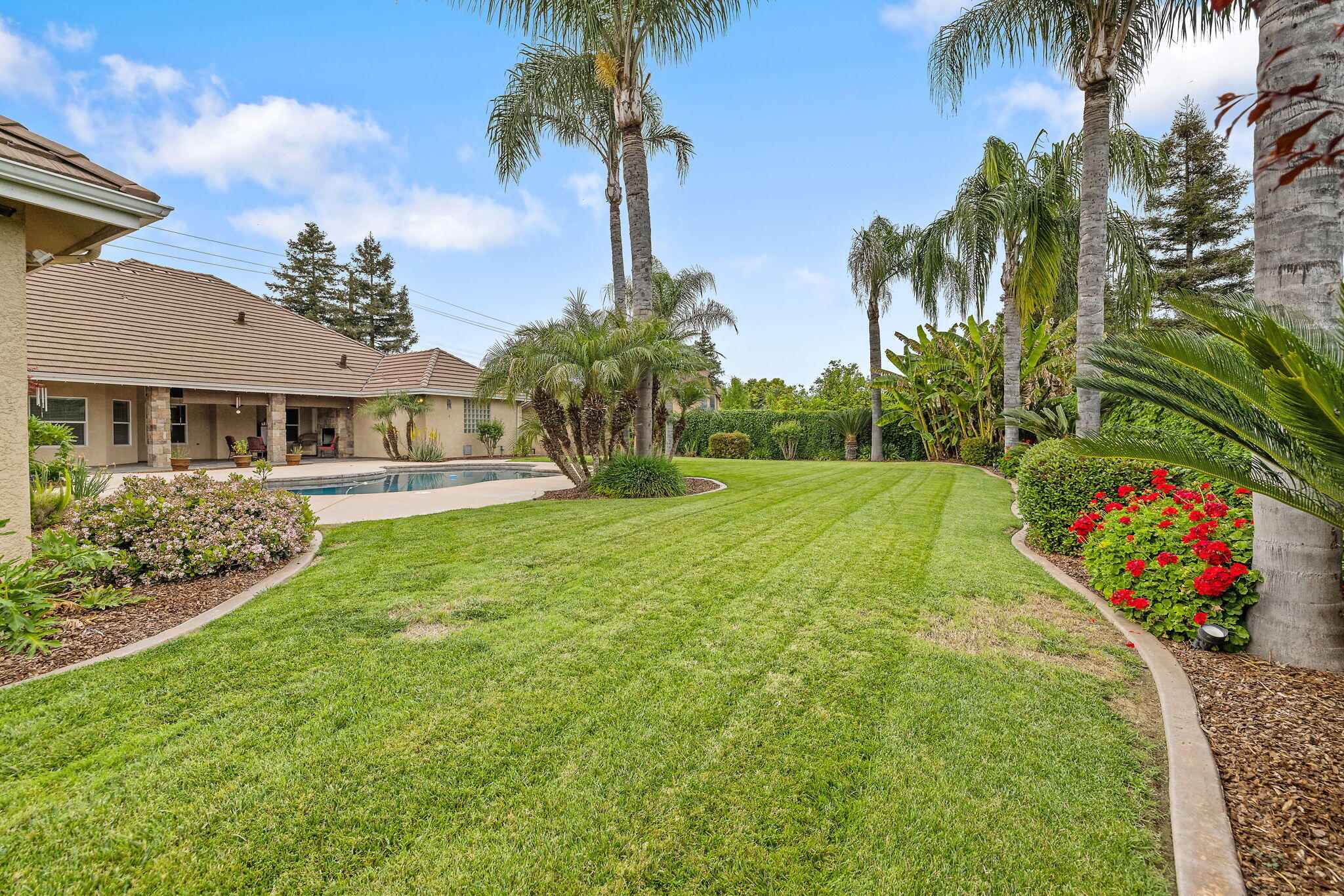 1928 S Shirk Rd, Visalia, CA 93277