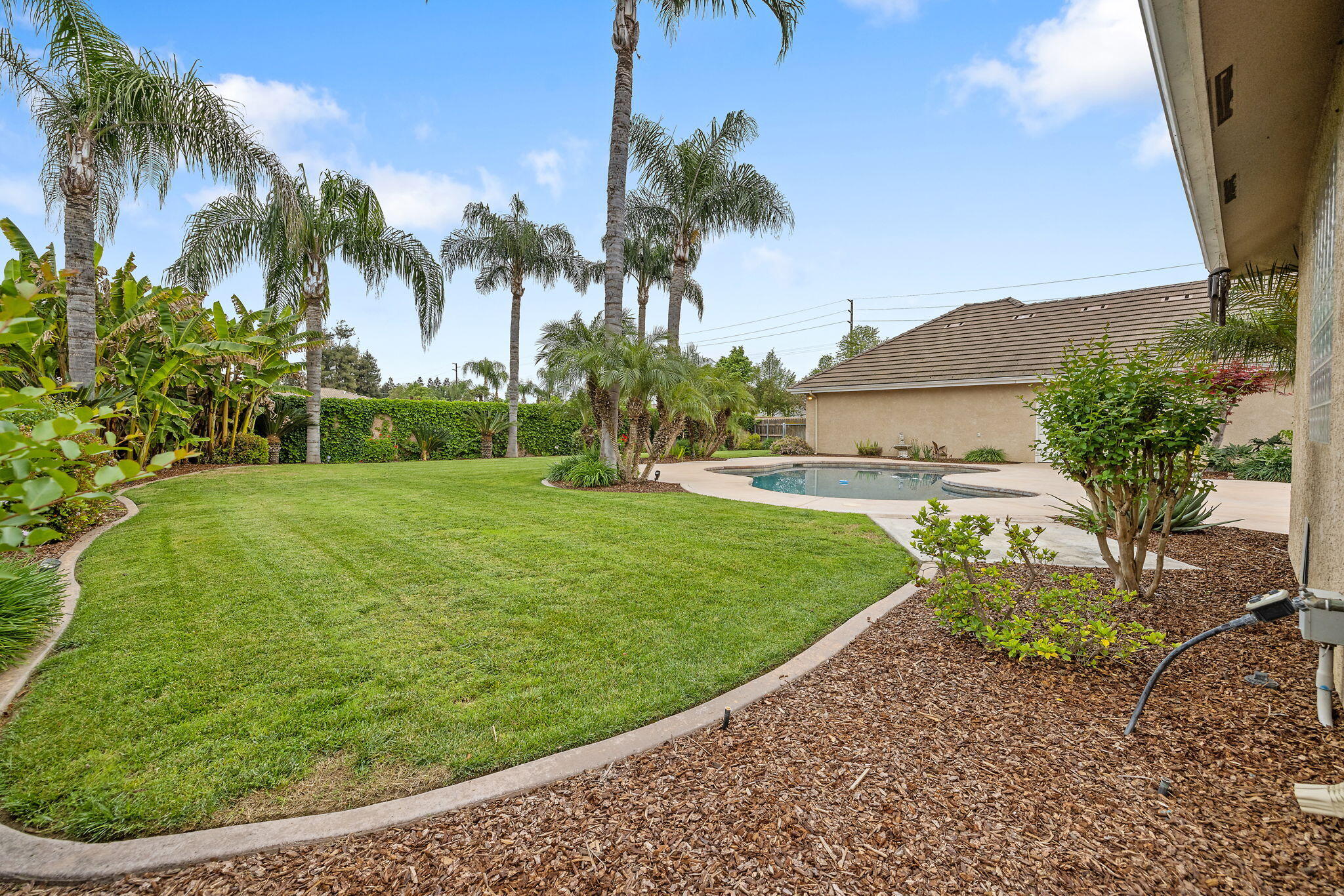 1928 S Shirk Rd, Visalia, CA 93277