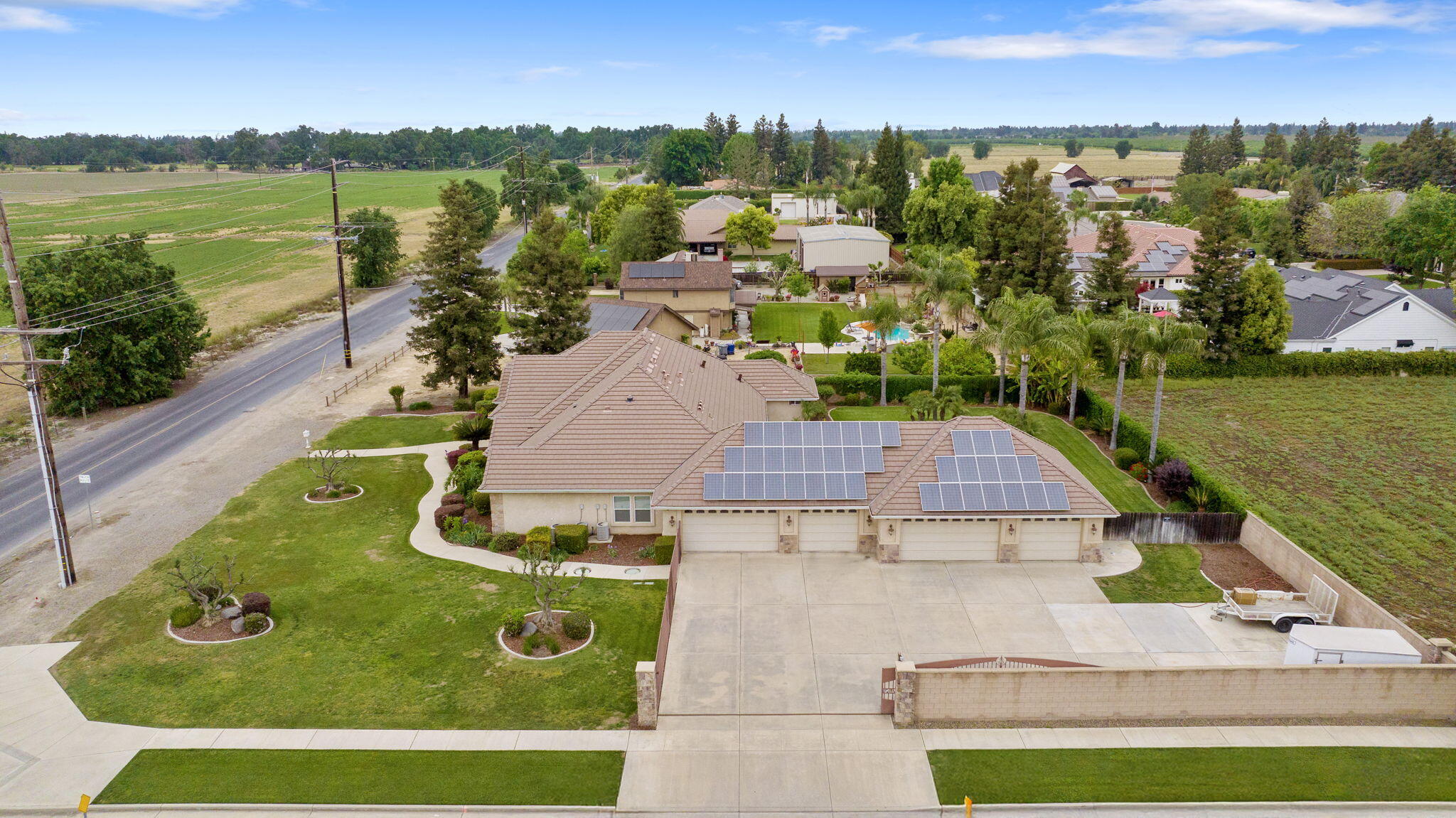 1928 S Shirk Rd, Visalia, CA 93277