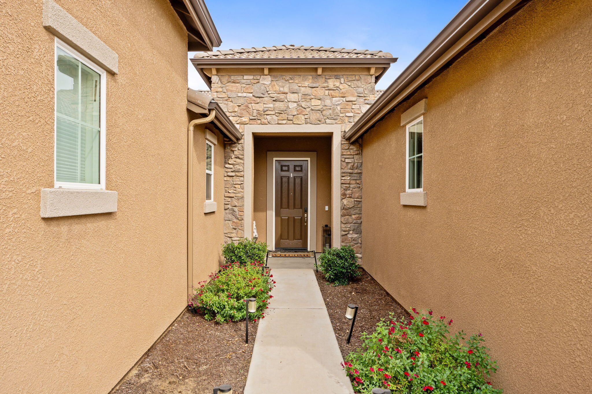 3428 N Crenshaw Ct, Visalia, CA 93291