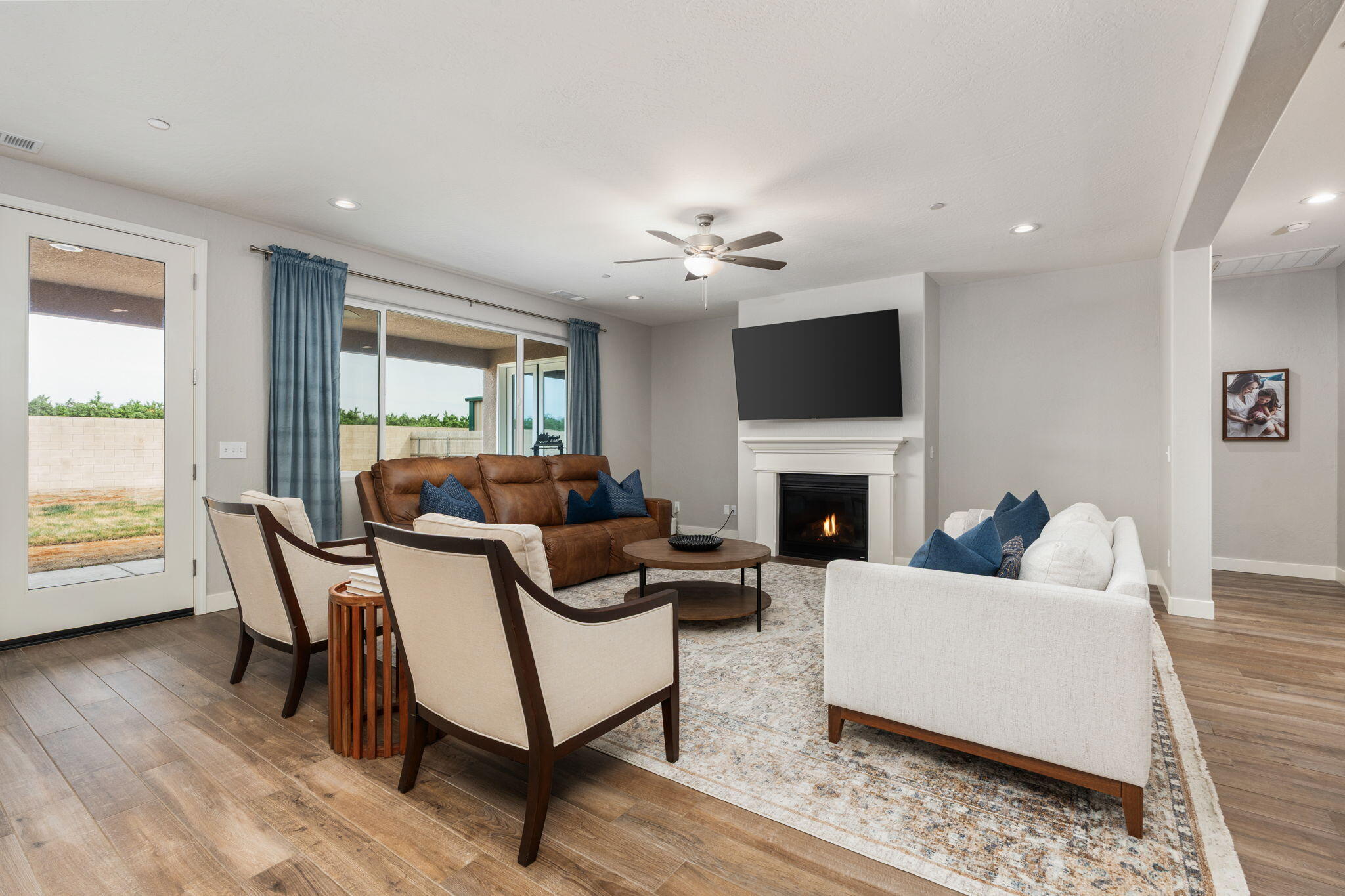 3428 N Crenshaw Ct, Visalia, CA 93291