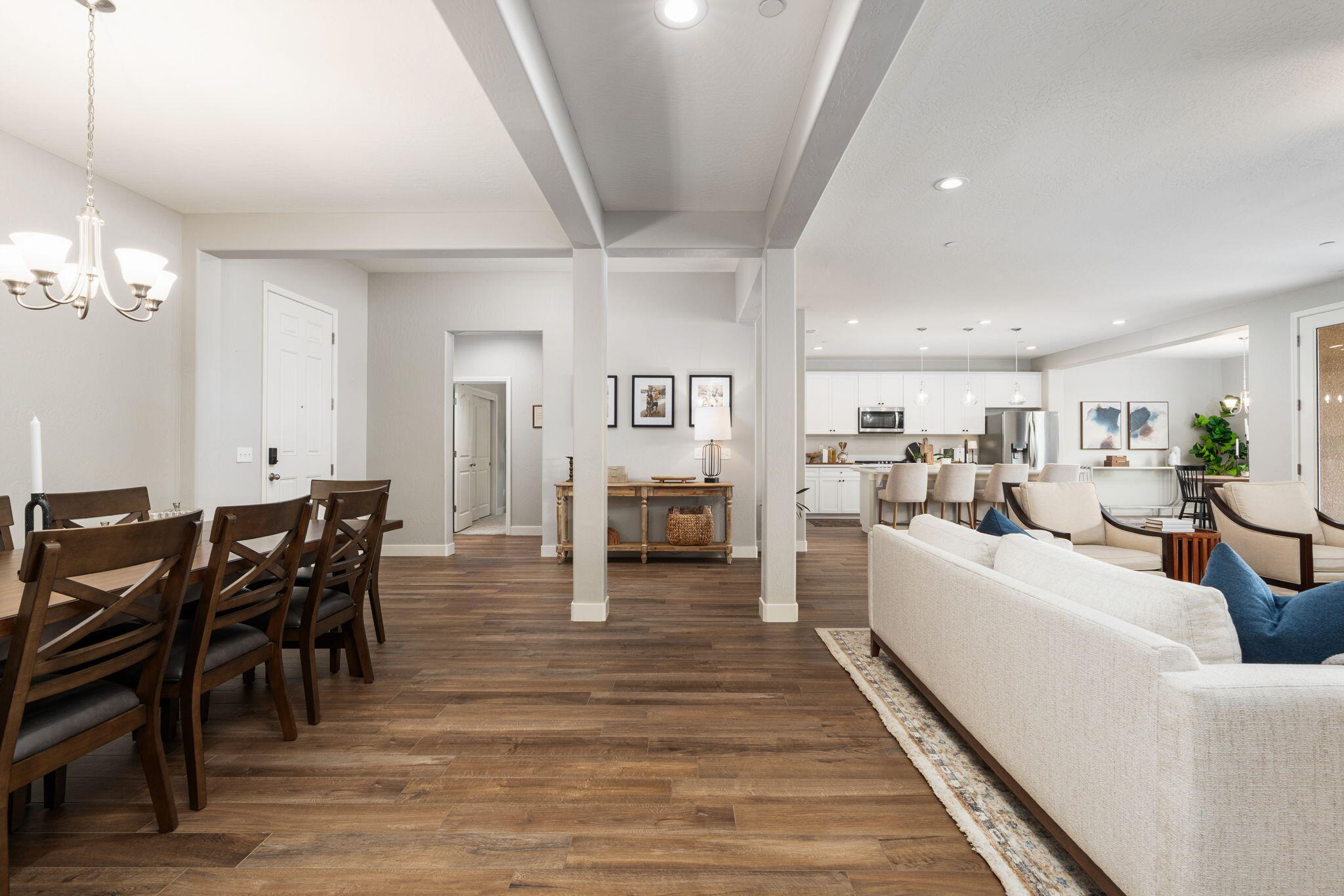 3428 N Crenshaw Ct, Visalia, CA 93291