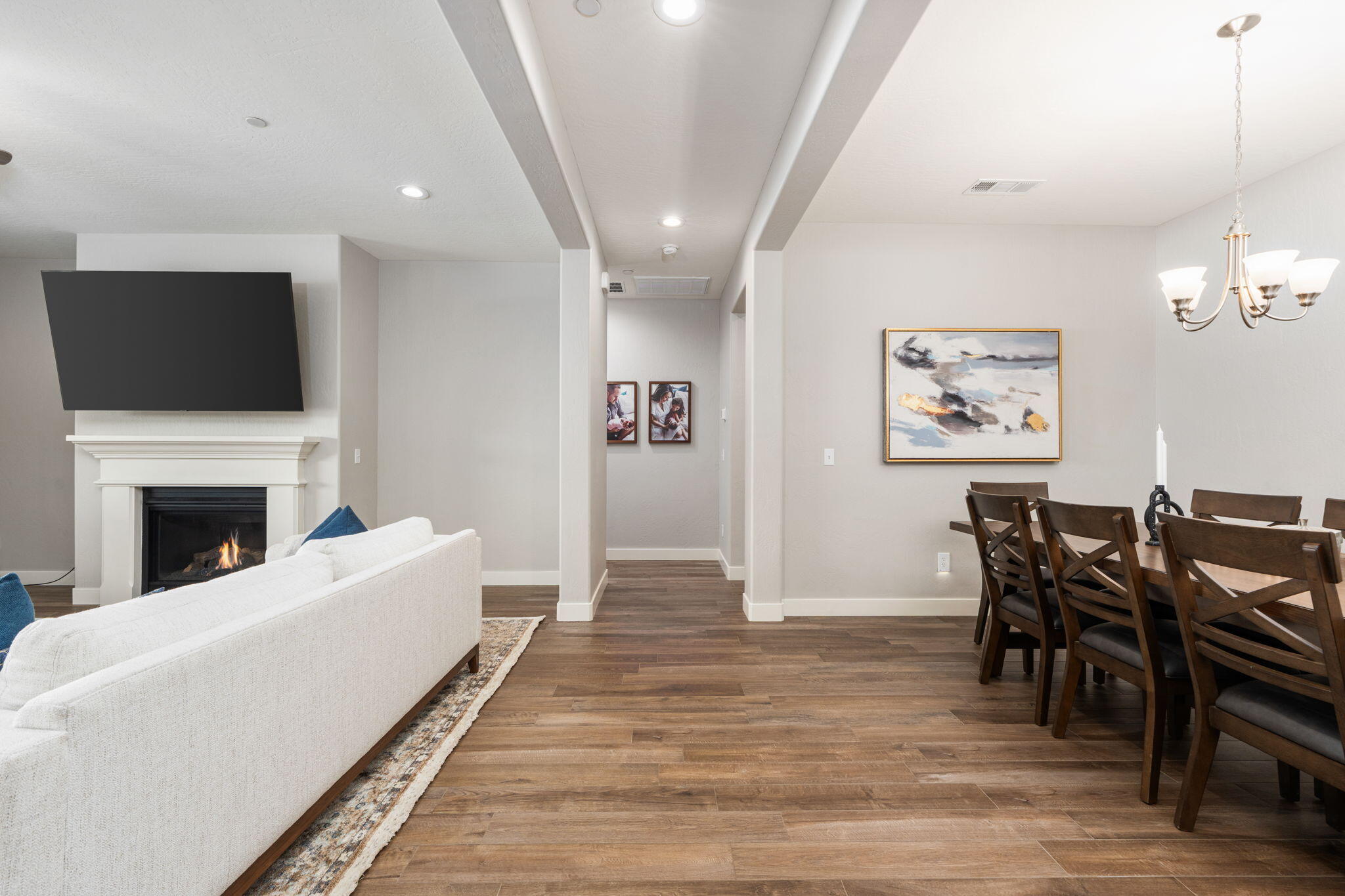 3428 N Crenshaw Ct, Visalia, CA 93291