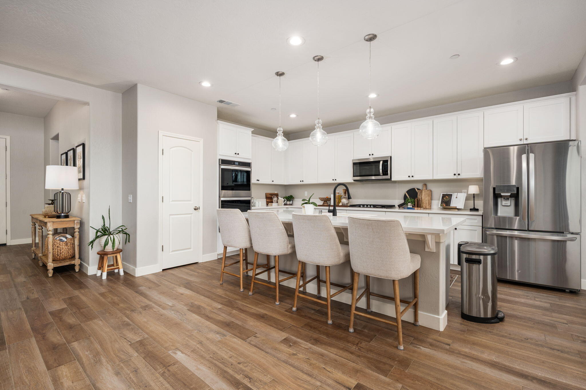 3428 N Crenshaw Ct, Visalia, CA 93291