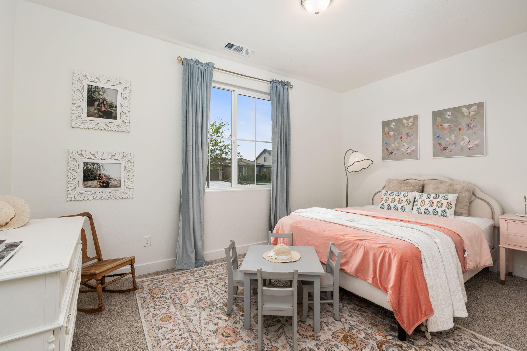 3428 N Crenshaw Ct, Visalia, CA 93291