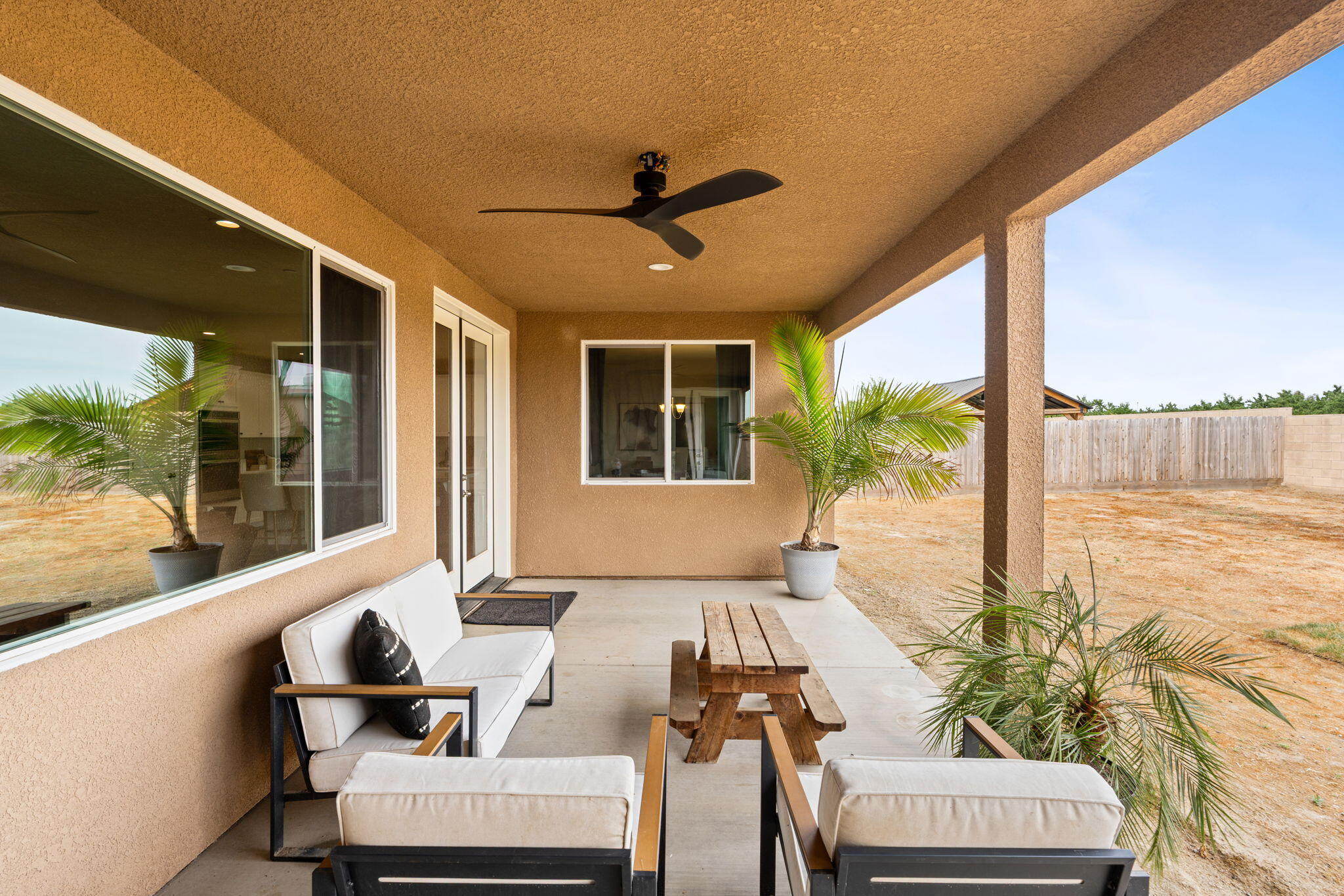 3428 N Crenshaw Ct, Visalia, CA 93291