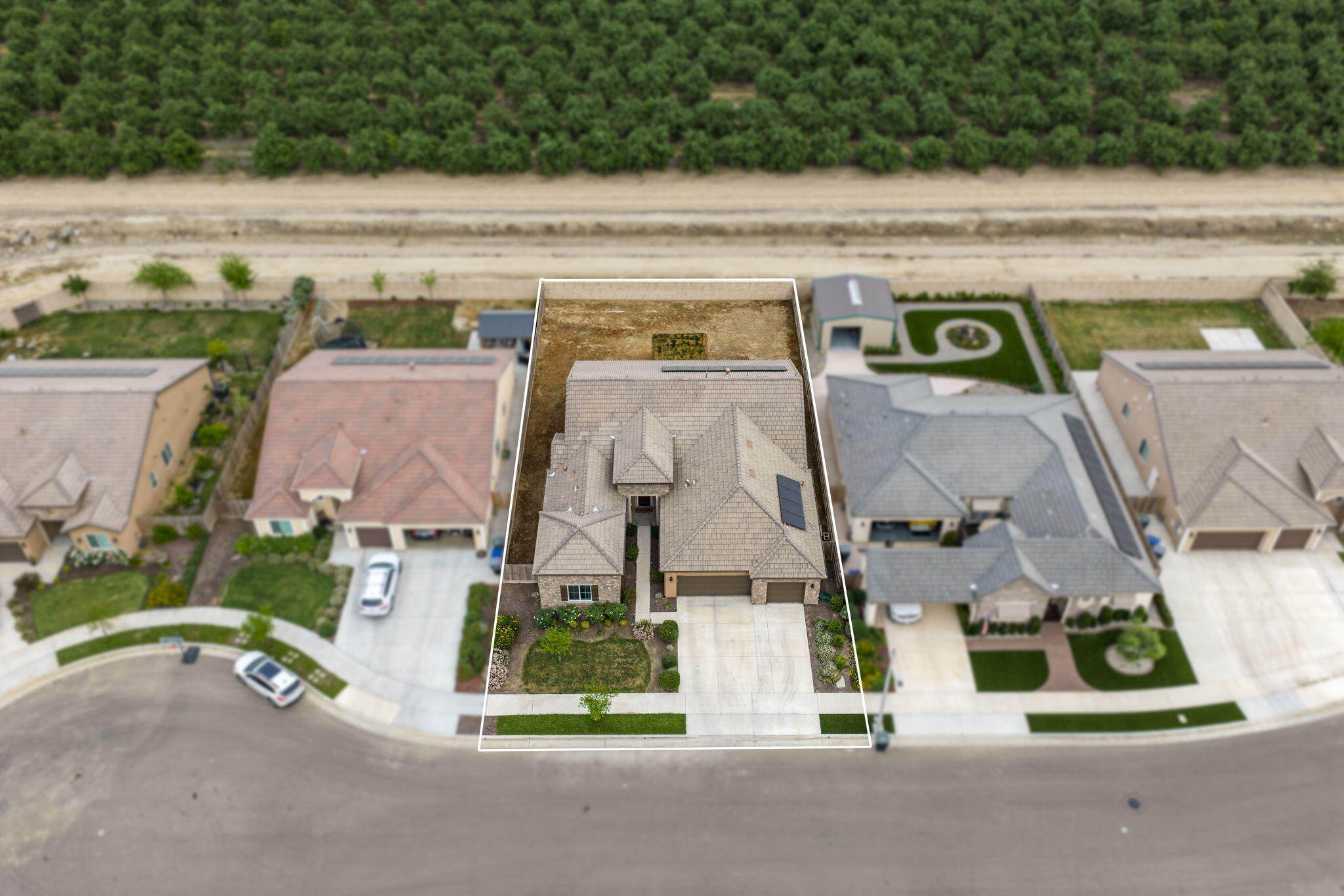 3428 N Crenshaw Ct, Visalia, CA 93291